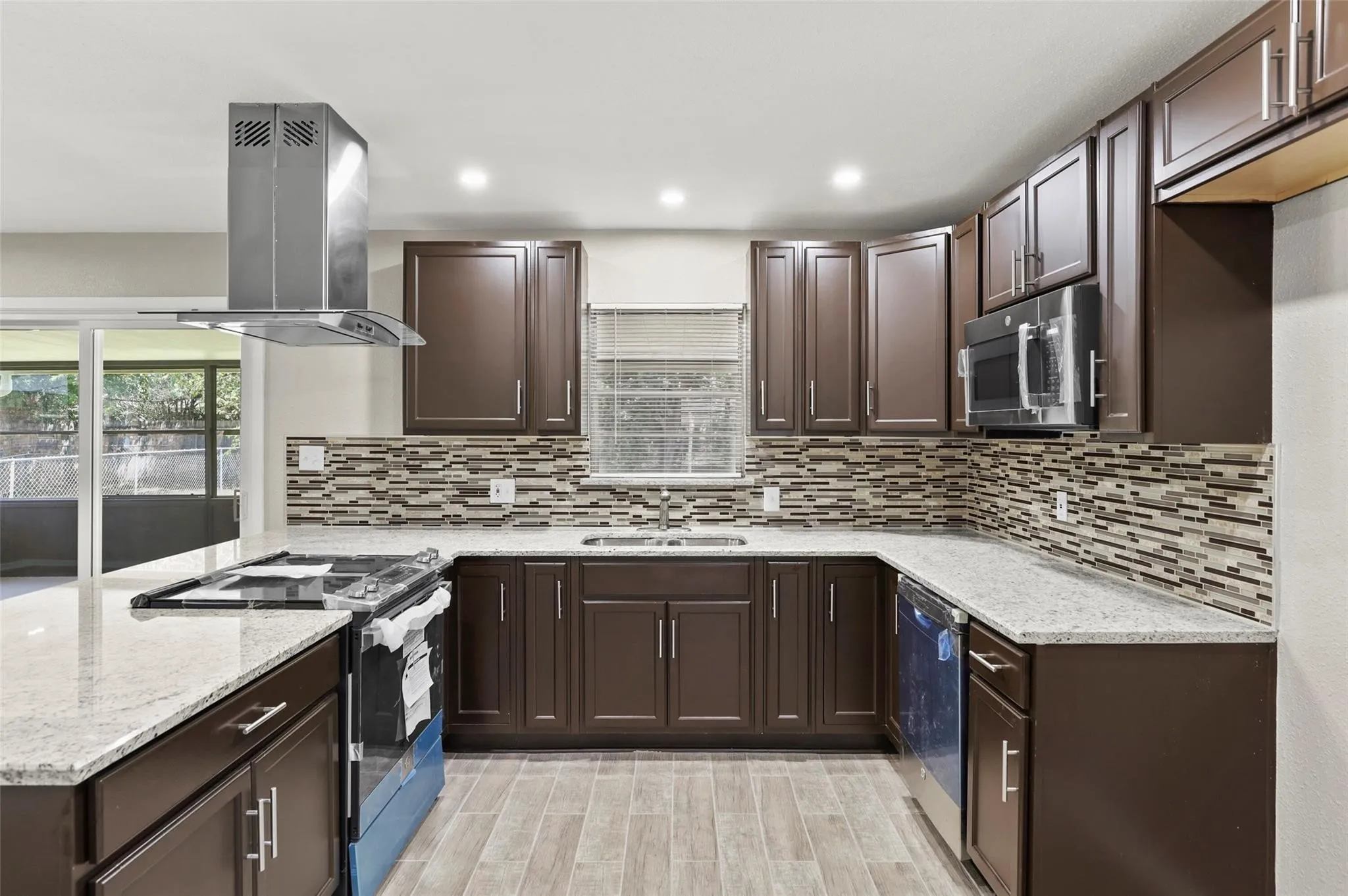 Single Family Residence For Rent in Tarrant County , 7425 S College Circle, North Richland Hills, Texas 76180, 3 Bedroom, 2 Bathroom, 2 Garage spaces, 1,358 Sqft, built in 1960, mls#21387681, Real Estate Agent in North Richland Hills, Homes For Rent in Tarrant county, Homes For Rent in North Richland Hills, Realtor in North Richland Hills Texas, Real Estate Brokerage Independent Realty Texas, Luminita Cordes Realtor