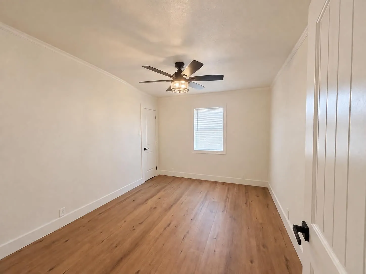 Single Family Residence For Sale in Fannin County , 801 N Main St, Dodd City, Texas 75438, 3 Bedroom, 2 Bathroom, 3 Garage spaces, 1,680 Sqft, built in 1985, mls#21387366, Real Estate Agent in Dodd City, Homes For Sale in Fannin county, Homes For Sale in Dodd City, Realtor in Dodd City Texas, Real Estate Brokerage Independent Realty Texas, Luminita Cordes Realtor