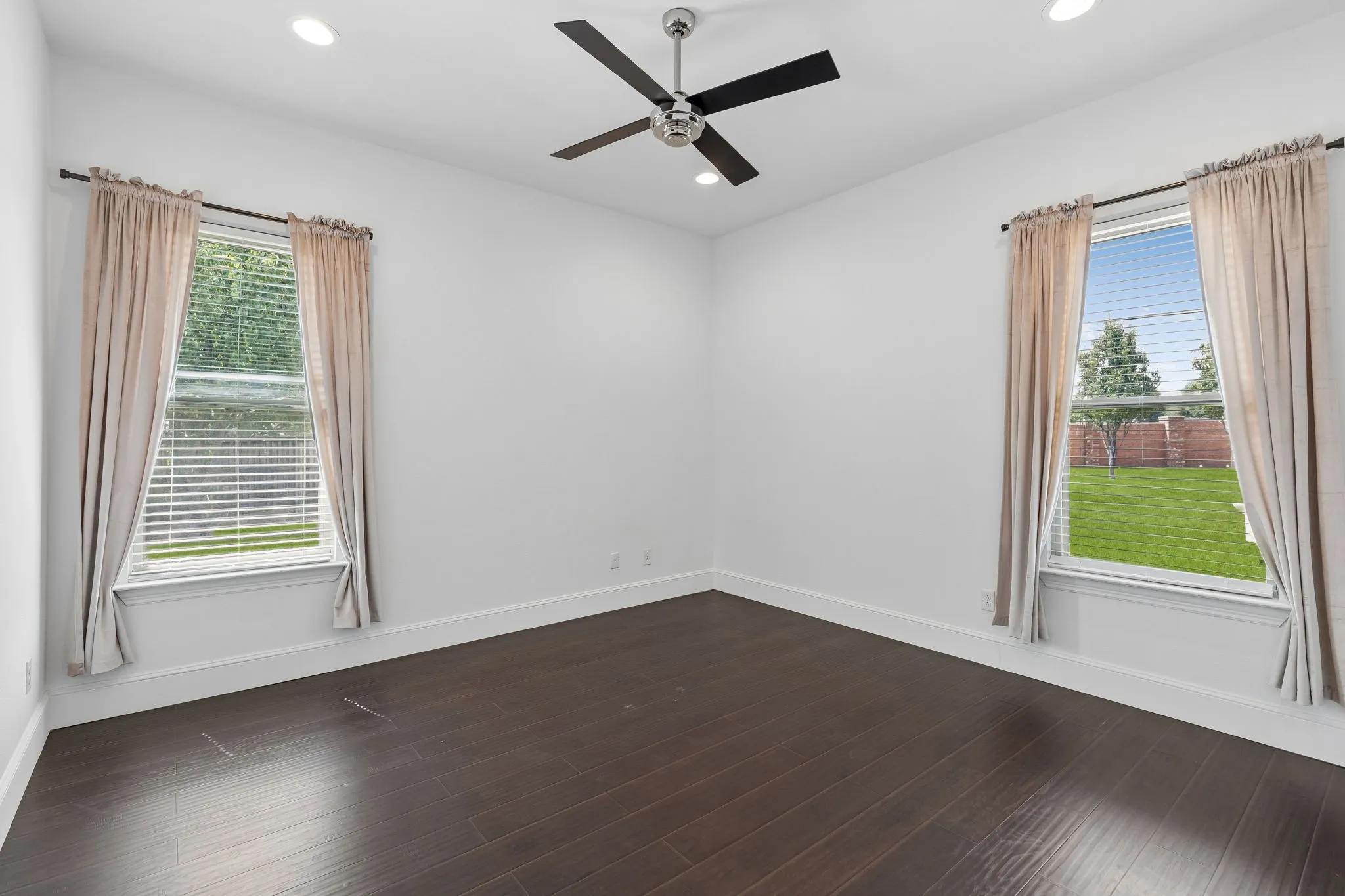 Single Family Residence For Rent in Denton County , 1012 Mallard Way, Flower Mound, Texas 75028, 5 Bedroom, 4 Bathroom, 3 Garage spaces, 3,010 Sqft, built in 2013, mls#21387351, Real Estate Agent in Flower Mound, Homes For Rent in Denton county, Homes For Rent in Flower Mound, Realtor in Flower Mound Texas, Real Estate Brokerage Independent Realty Texas, Luminita Cordes Realtor