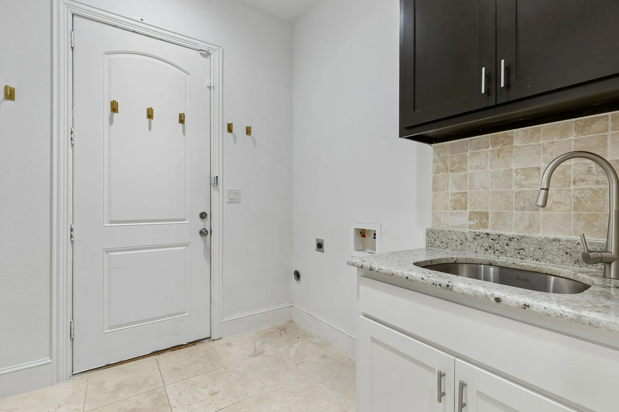 Single Family Residence For Rent in Denton County , 1012 Mallard Way, Flower Mound, Texas 75028, 5 Bedroom, 4 Bathroom, 3 Garage spaces, 3,010 Sqft, built in 2013, mls#21387351, Real Estate Agent in Flower Mound, Homes For Rent in Denton county, Homes For Rent in Flower Mound, Realtor in Flower Mound Texas, Real Estate Brokerage Independent Realty Texas, Luminita Cordes Realtor