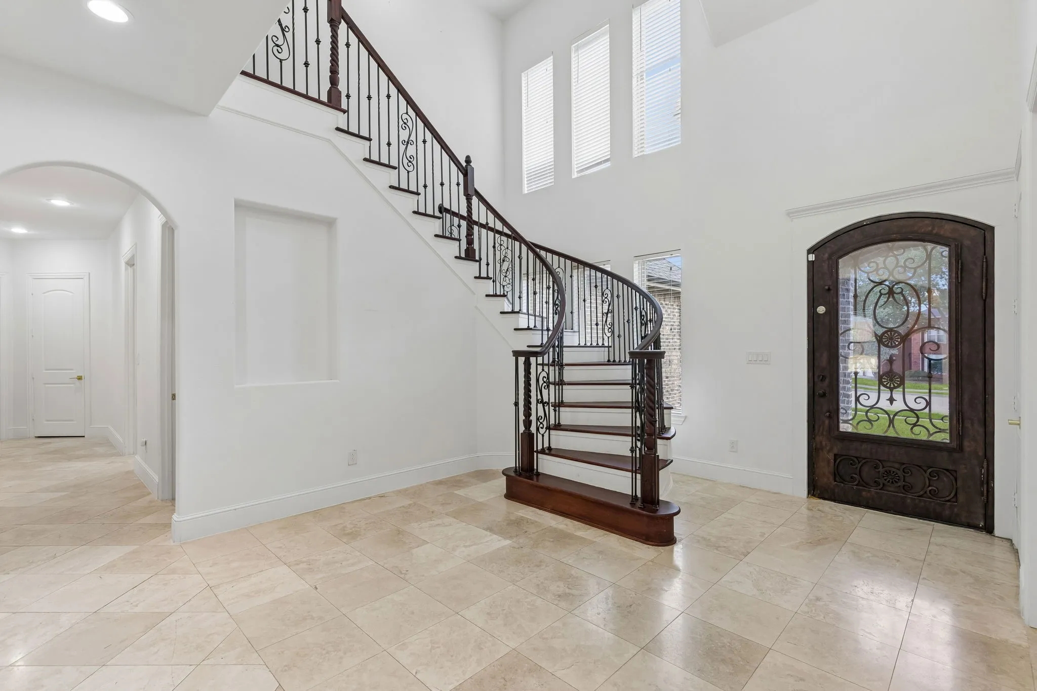 Single Family Residence For Rent in Denton County , 1012 Mallard Way, Flower Mound, Texas 75028, 5 Bedroom, 4 Bathroom, 3 Garage spaces, 3,010 Sqft, built in 2013, mls#21387351, Real Estate Agent in Flower Mound, Homes For Rent in Denton county, Homes For Rent in Flower Mound, Realtor in Flower Mound Texas, Real Estate Brokerage Independent Realty Texas, Luminita Cordes Realtor