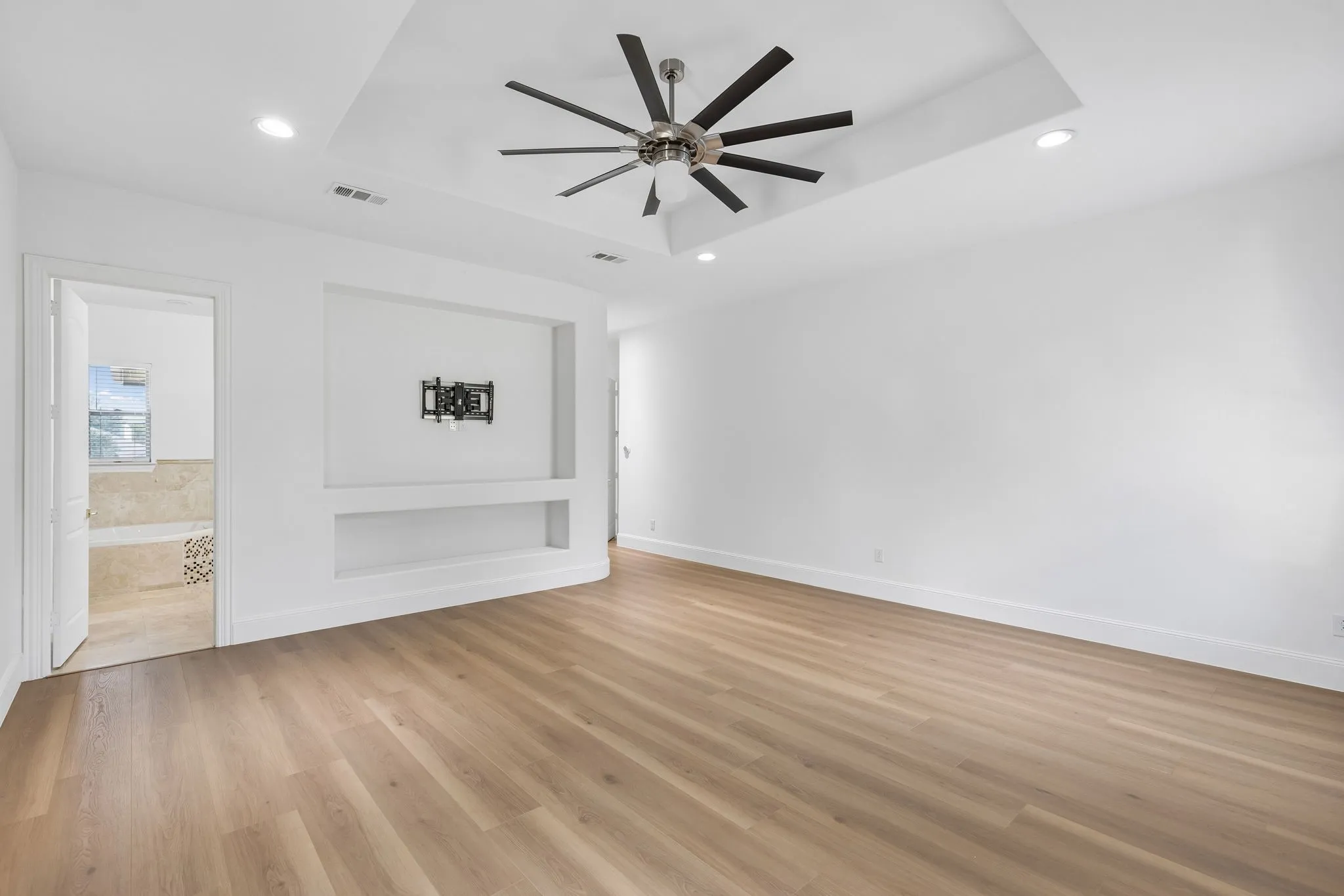 Single Family Residence For Rent in Denton County , 1012 Mallard Way, Flower Mound, Texas 75028, 5 Bedroom, 4 Bathroom, 3 Garage spaces, 3,010 Sqft, built in 2013, mls#21387351, Real Estate Agent in Flower Mound, Homes For Rent in Denton county, Homes For Rent in Flower Mound, Realtor in Flower Mound Texas, Real Estate Brokerage Independent Realty Texas, Luminita Cordes Realtor