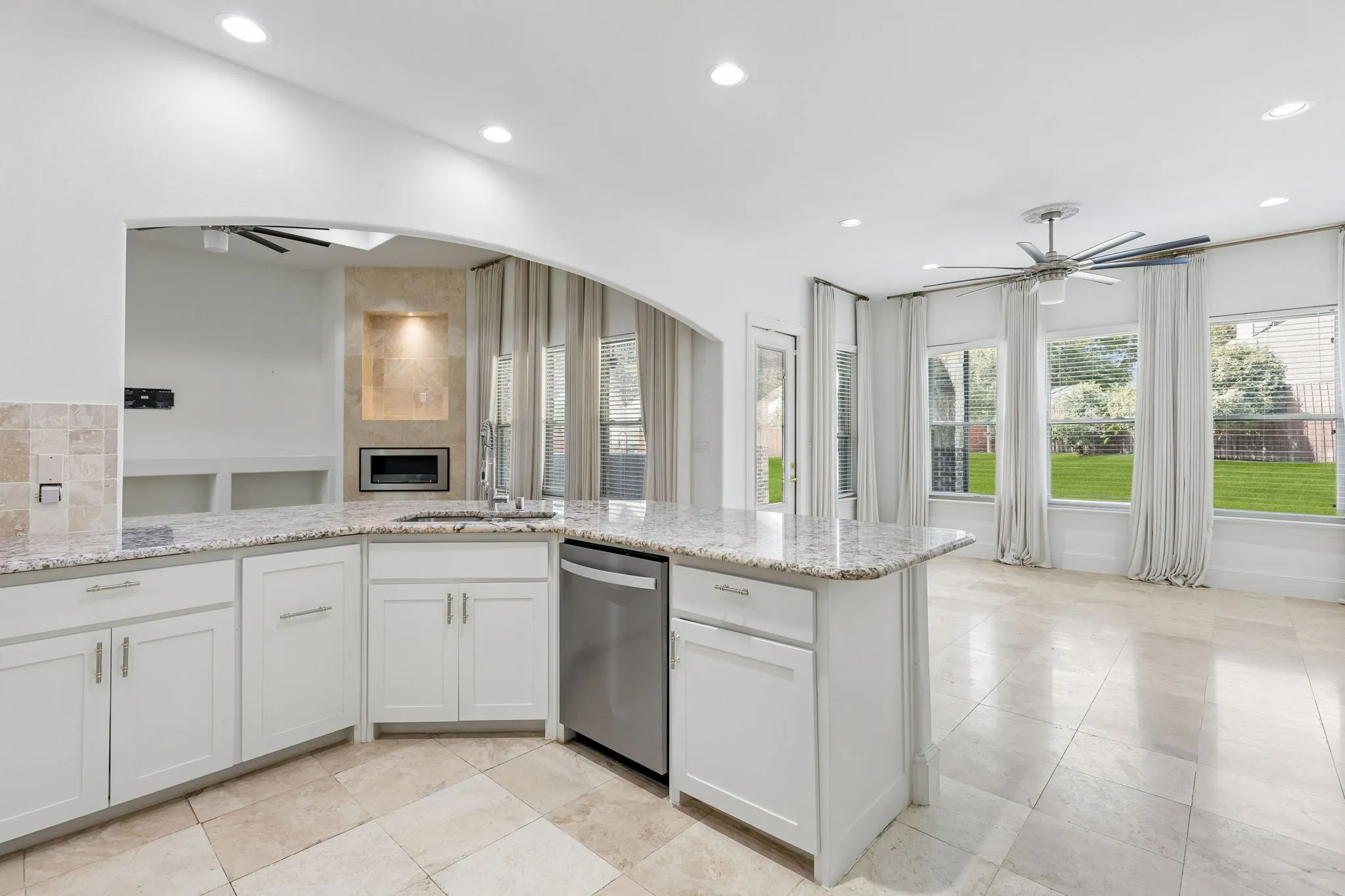 Single Family Residence For Rent in Denton County , 1012 Mallard Way, Flower Mound, Texas 75028, 5 Bedroom, 4 Bathroom, 3 Garage spaces, 3,010 Sqft, built in 2013, mls#21387351, Real Estate Agent in Flower Mound, Homes For Rent in Denton county, Homes For Rent in Flower Mound, Realtor in Flower Mound Texas, Real Estate Brokerage Independent Realty Texas, Luminita Cordes Realtor