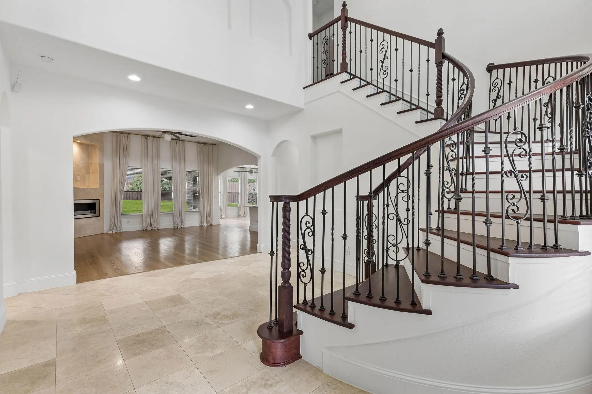 Single Family Residence For Rent in Denton County , 1012 Mallard Way, Flower Mound, Texas 75028, 5 Bedroom, 4 Bathroom, 3 Garage spaces, 3,010 Sqft, built in 2013, mls#21387351, Real Estate Agent in Flower Mound, Homes For Rent in Denton county, Homes For Rent in Flower Mound, Realtor in Flower Mound Texas, Real Estate Brokerage Independent Realty Texas, Luminita Cordes Realtor