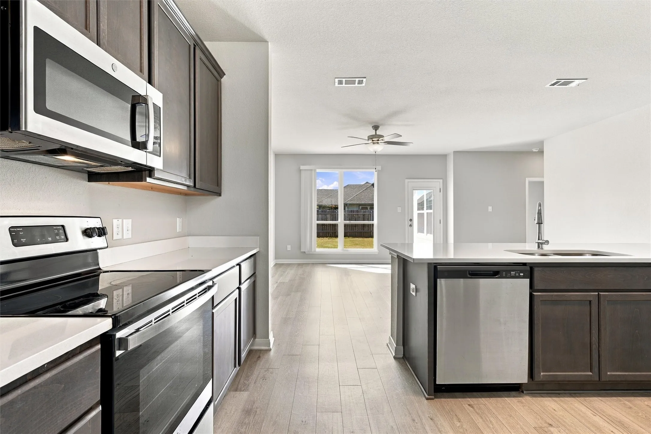 Single Family Residence For Sale in Mc Lennan County , 4033 Centerfire Road, Waco, Texas 76705, 3 Bedroom, 2 Bathroom, 2 Garage spaces, 1,658 Sqft, built in 2023, mls#21386651, Real Estate Agent in Waco, Homes For Sale in Mc Lennan county, Homes For Sale in Waco, Realtor in Waco Texas, Real Estate Brokerage Independent Realty Texas, Luminita Cordes Realtor