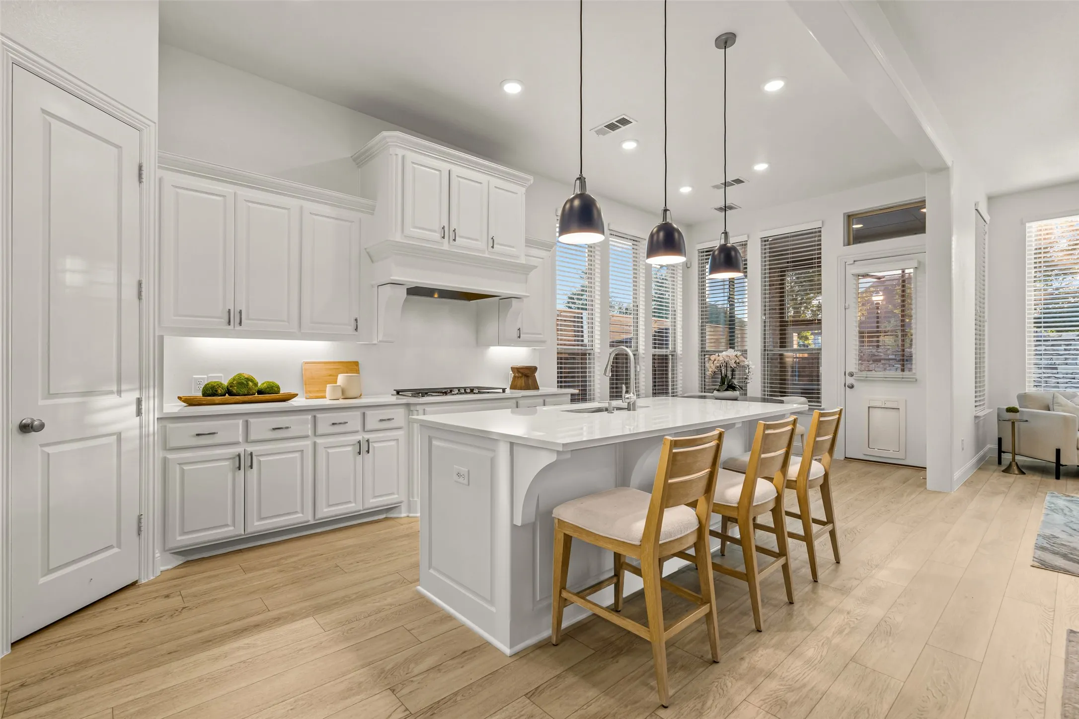 Single Family Residence For Sale in Denton County , 6631 Roughleaf Ridge Road, Flower Mound, Texas 76226, 4 Bedroom, 3 Bathroom, 3 Garage spaces, 3,051 Sqft, built in 2018, mls#21387710, Real Estate Agent in Flower Mound, Homes For Sale in Denton county, Homes For Sale in Flower Mound, Realtor in Flower Mound Texas, Real Estate Brokerage Independent Realty Texas, Luminita Cordes Realtor