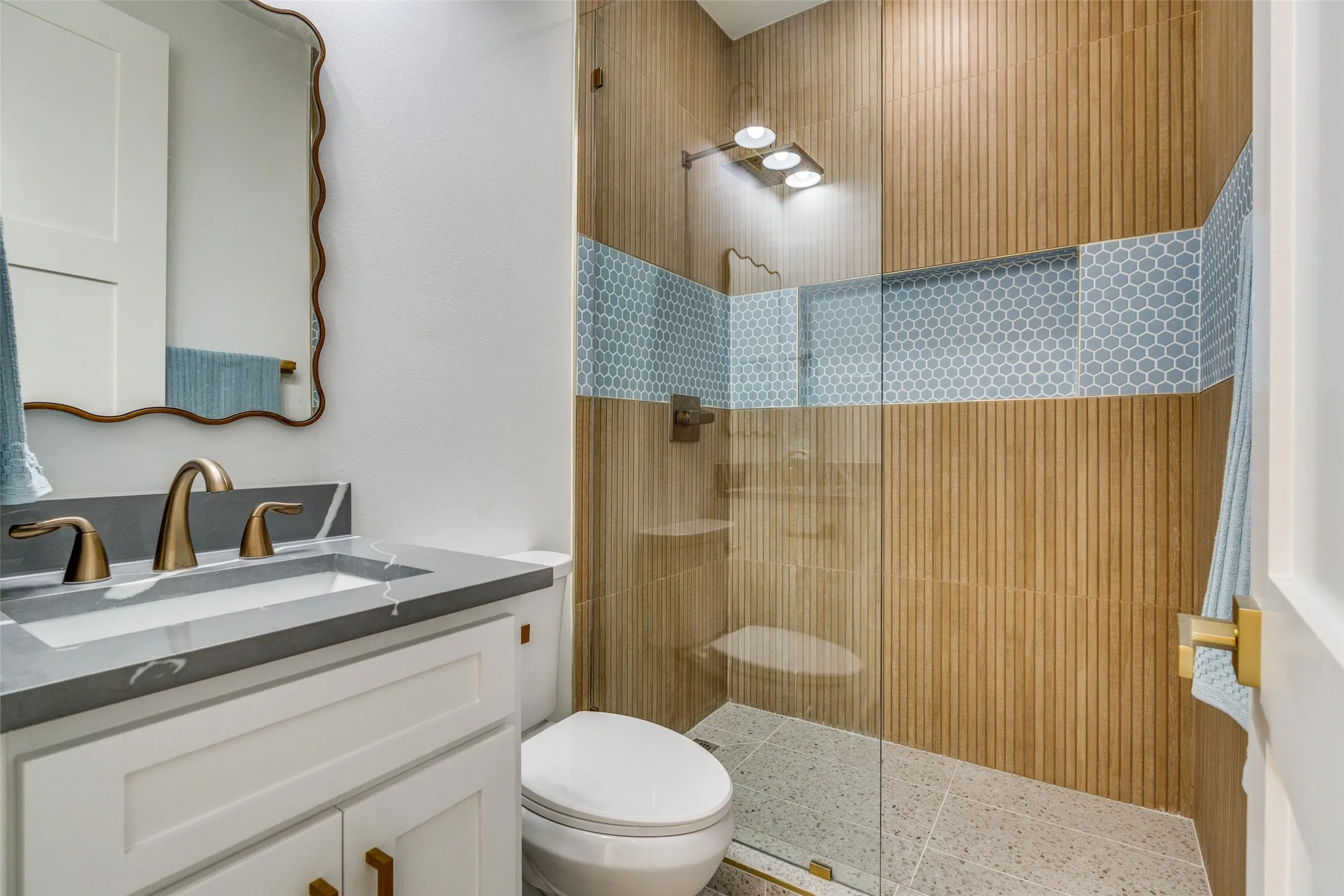 Condominium For Rent in Dallas County , 710 W 10th Street 101, Dallas, Texas 75208, 2 Bedroom, 4 Bathroom, 2 Garage spaces, 2,025 Sqft, built in 2026, mls#21386901, Real Estate Agent in Dallas, Homes For Rent in Dallas county, Homes For Rent in Dallas, Realtor in Dallas Texas, Real Estate Brokerage Independent Realty Texas, Luminita Cordes Realtor
