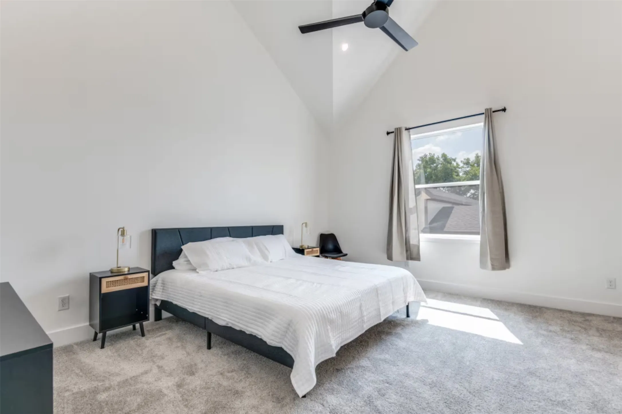 Townhouse For Rent in Dallas County , 2915 Lucas Drive 102, Dallas, Texas 75219, 2 Bedroom, 3 Bathroom, 2 Garage spaces, 1,766 Sqft, built in 2023, mls#21387718, Real Estate Agent in Dallas, Homes For Rent in Dallas county, Homes For Rent in Dallas, Realtor in Dallas Texas, Real Estate Brokerage Independent Realty Texas, Luminita Cordes Realtor