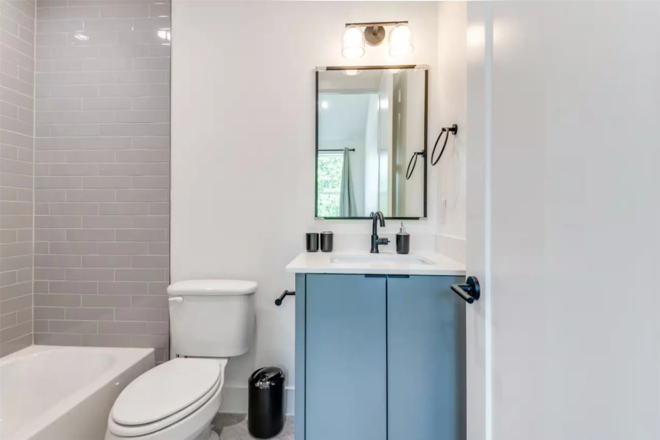 Townhouse For Rent in Dallas County , 2915 Lucas Drive 102, Dallas, Texas 75219, 2 Bedroom, 3 Bathroom, 2 Garage spaces, 1,766 Sqft, built in 2023, mls#21387718, Real Estate Agent in Dallas, Homes For Rent in Dallas county, Homes For Rent in Dallas, Realtor in Dallas Texas, Real Estate Brokerage Independent Realty Texas, Luminita Cordes Realtor