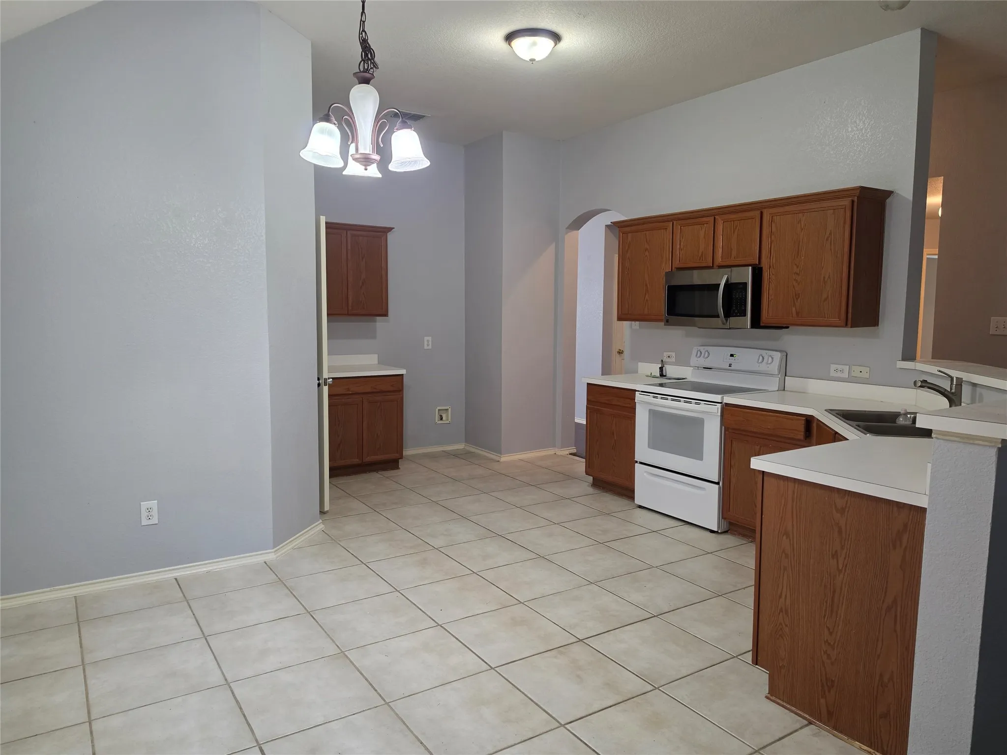 Single Family Residence For Rent in Collin County , 2839 Saddlebred Trail, Celina, Texas 75009, 3 Bedroom, 2 Bathroom, 2 Garage spaces, 1,800 Sqft, built in 2005, mls#21387719, Real Estate Agent in Celina, Homes For Rent in Collin county, Homes For Rent in Celina, Realtor in Celina Texas, Real Estate Brokerage Independent Realty Texas, Luminita Cordes Realtor
