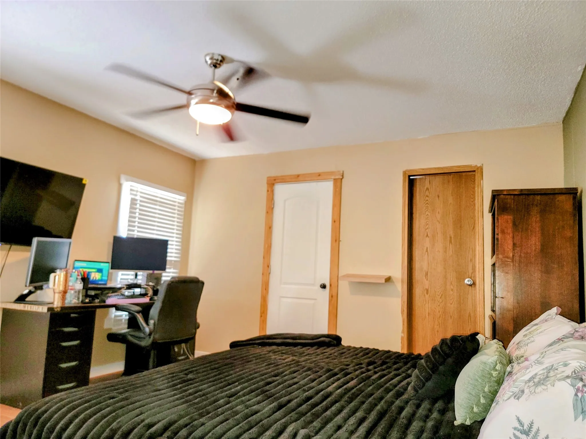 Mobile Home For Sale in Johnson County , 11309 County Road 510, Venus, Texas 76084, 3 Bedroom, 2 Bathroom, Garage spaces, 1,568 Sqft, built in 1996, mls#21367093, Real Estate Agent in Venus, Homes For Sale in Johnson county, Homes For Sale in Venus, Realtor in Venus Texas, Real Estate Brokerage Independent Realty Texas, Luminita Cordes Realtor