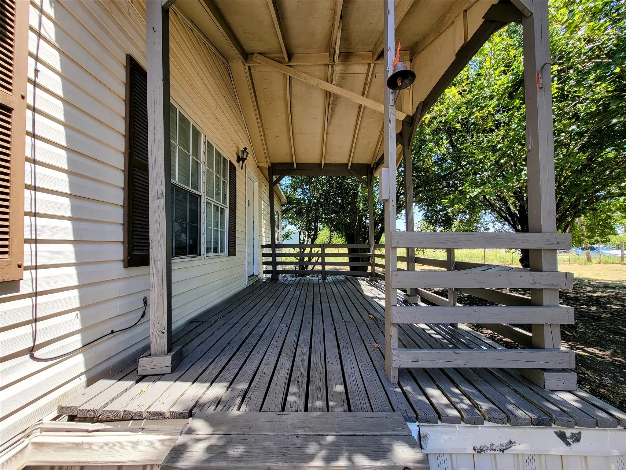 Mobile Home For Sale in Johnson County , 11309 County Road 510, Venus, Texas 76084, 3 Bedroom, 2 Bathroom, Garage spaces, 1,568 Sqft, built in 1996, mls#21367093, Real Estate Agent in Venus, Homes For Sale in Johnson county, Homes For Sale in Venus, Realtor in Venus Texas, Real Estate Brokerage Independent Realty Texas, Luminita Cordes Realtor