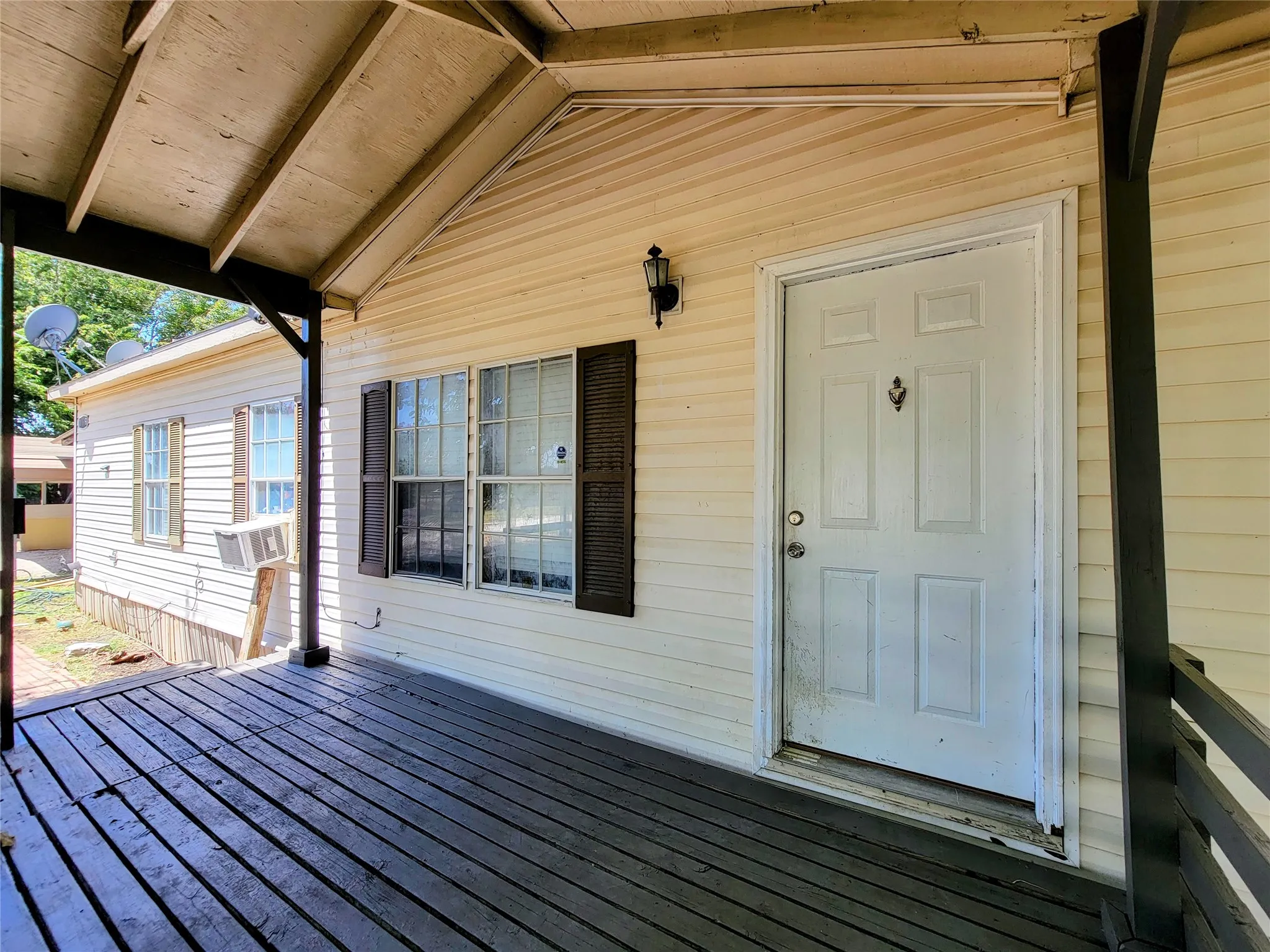 Mobile Home For Sale in Johnson County , 11309 County Road 510, Venus, Texas 76084, 3 Bedroom, 2 Bathroom, Garage spaces, 1,568 Sqft, built in 1996, mls#21367093, Real Estate Agent in Venus, Homes For Sale in Johnson county, Homes For Sale in Venus, Realtor in Venus Texas, Real Estate Brokerage Independent Realty Texas, Luminita Cordes Realtor