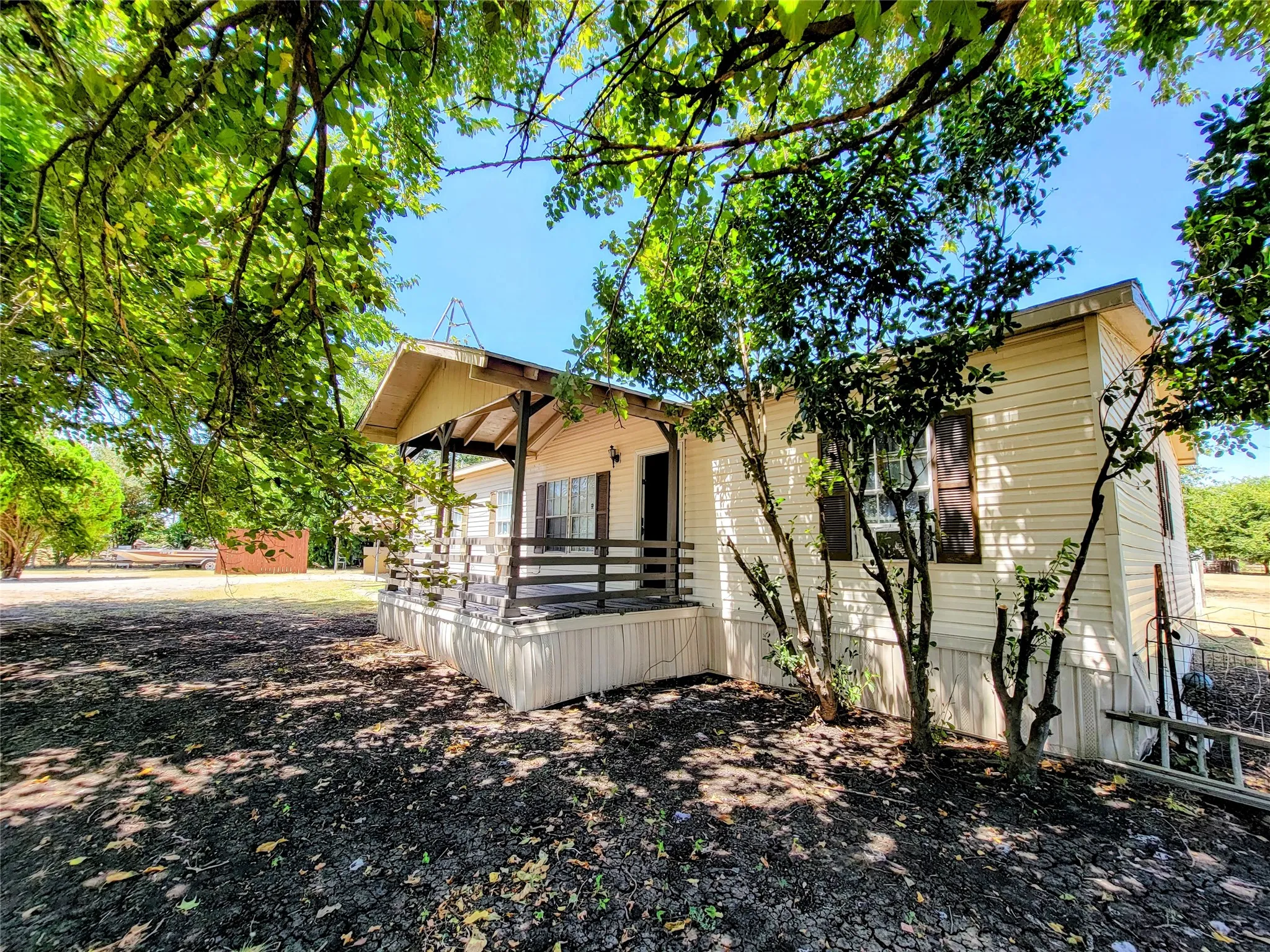 Mobile Home For Sale in Johnson County , 11309 County Road 510, Venus, Texas 76084, 3 Bedroom, 2 Bathroom, Garage spaces, 1,568 Sqft, built in 1996, mls#21367093, Real Estate Agent in Venus, Homes For Sale in Johnson county, Homes For Sale in Venus, Realtor in Venus Texas, Real Estate Brokerage Independent Realty Texas, Luminita Cordes Realtor