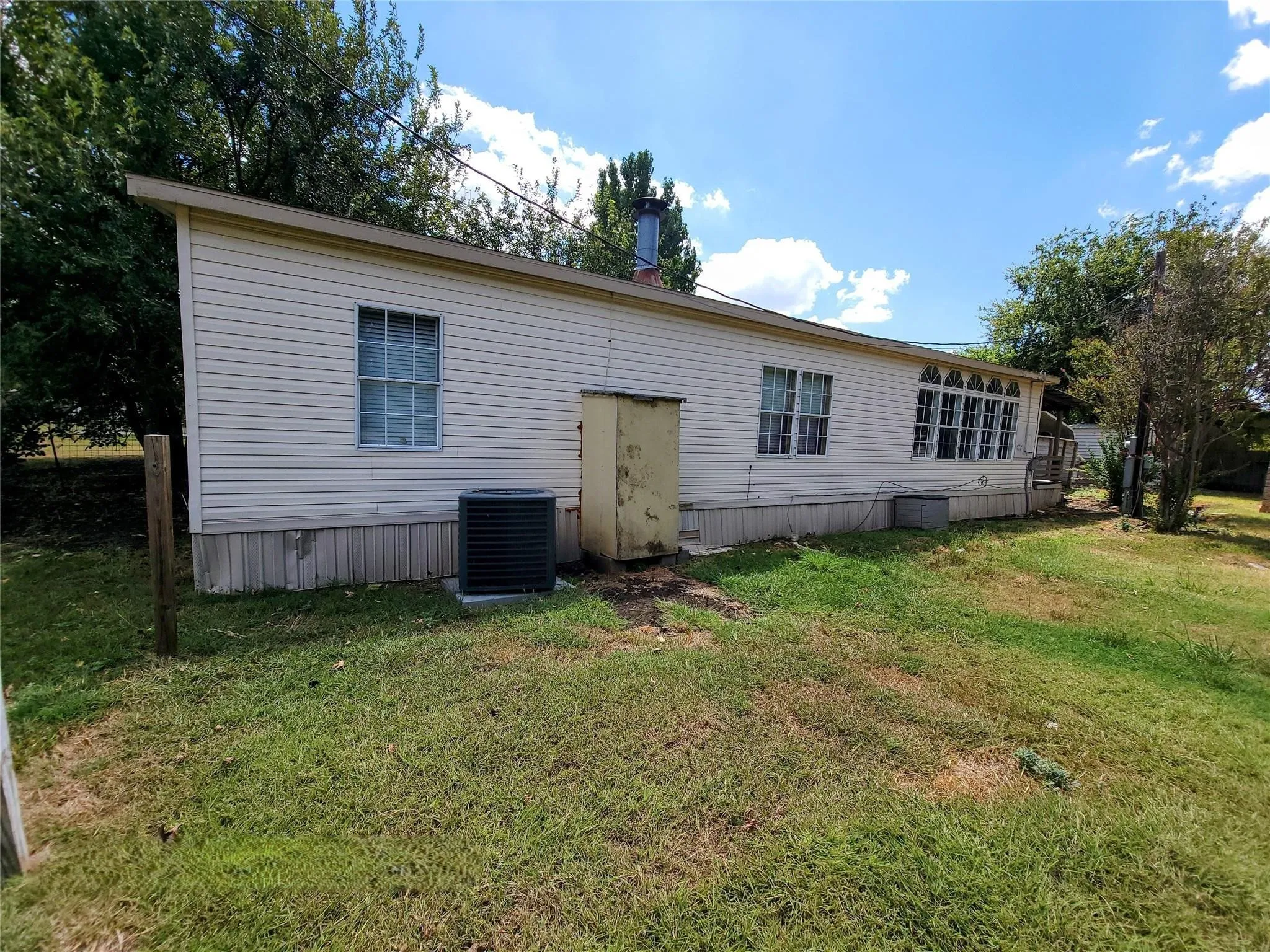 Mobile Home For Sale in Johnson County , 11309 County Road 510, Venus, Texas 76084, 3 Bedroom, 2 Bathroom, Garage spaces, 1,568 Sqft, built in 1996, mls#21367093, Real Estate Agent in Venus, Homes For Sale in Johnson county, Homes For Sale in Venus, Realtor in Venus Texas, Real Estate Brokerage Independent Realty Texas, Luminita Cordes Realtor