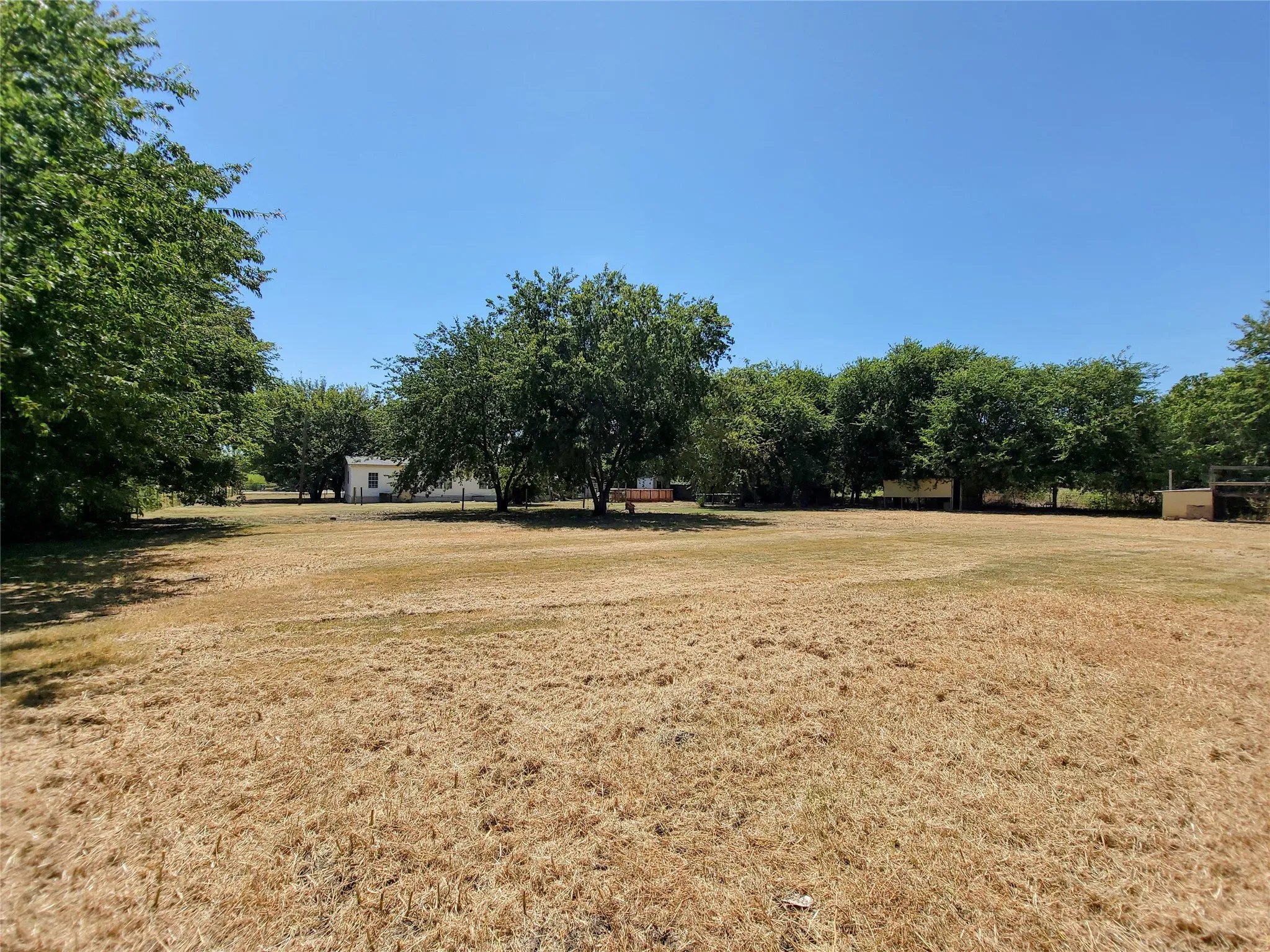 Mobile Home For Sale in Johnson County , 11309 County Road 510, Venus, Texas 76084, 3 Bedroom, 2 Bathroom, Garage spaces, 1,568 Sqft, built in 1996, mls#21367093, Real Estate Agent in Venus, Homes For Sale in Johnson county, Homes For Sale in Venus, Realtor in Venus Texas, Real Estate Brokerage Independent Realty Texas, Luminita Cordes Realtor