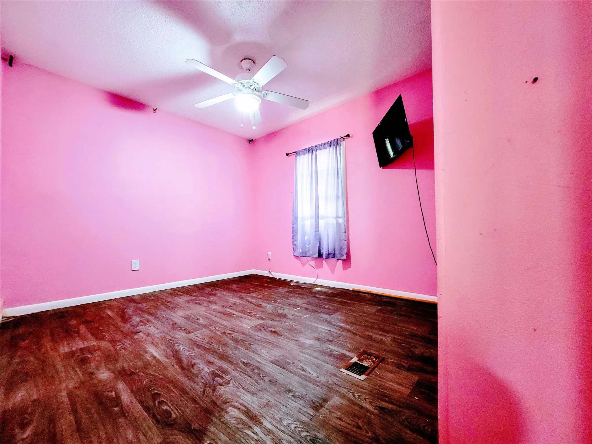 Mobile Home For Sale in Johnson County , 11309 County Road 510, Venus, Texas 76084, 3 Bedroom, 2 Bathroom, Garage spaces, 1,568 Sqft, built in 1996, mls#21367093, Real Estate Agent in Venus, Homes For Sale in Johnson county, Homes For Sale in Venus, Realtor in Venus Texas, Real Estate Brokerage Independent Realty Texas, Luminita Cordes Realtor