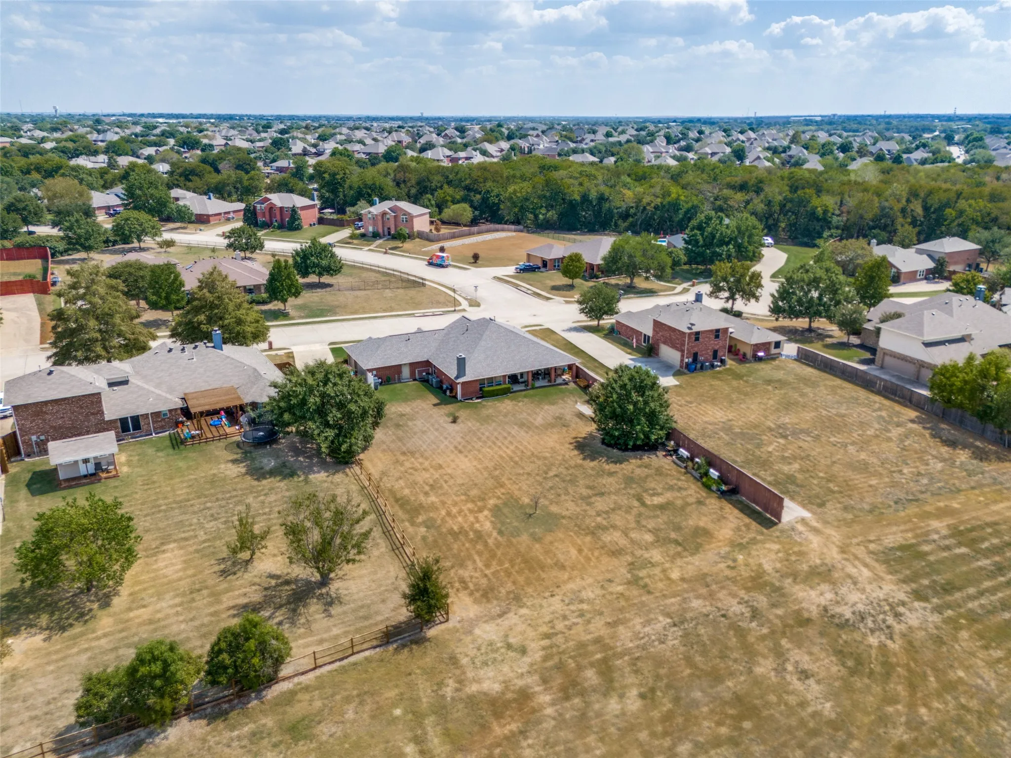 Single Family Residence For Sale in Collin County , 2007 Stonecrest Trail, Wylie, Texas 75098, 4 Bedroom, 3 Bathroom, 3 Garage spaces, 2,972 Sqft, built in 2003, mls#21387717, Real Estate Agent in Wylie, Homes For Sale in Collin county, Homes For Sale in Wylie, Realtor in Wylie Texas, Real Estate Brokerage Independent Realty Texas, Luminita Cordes Realtor