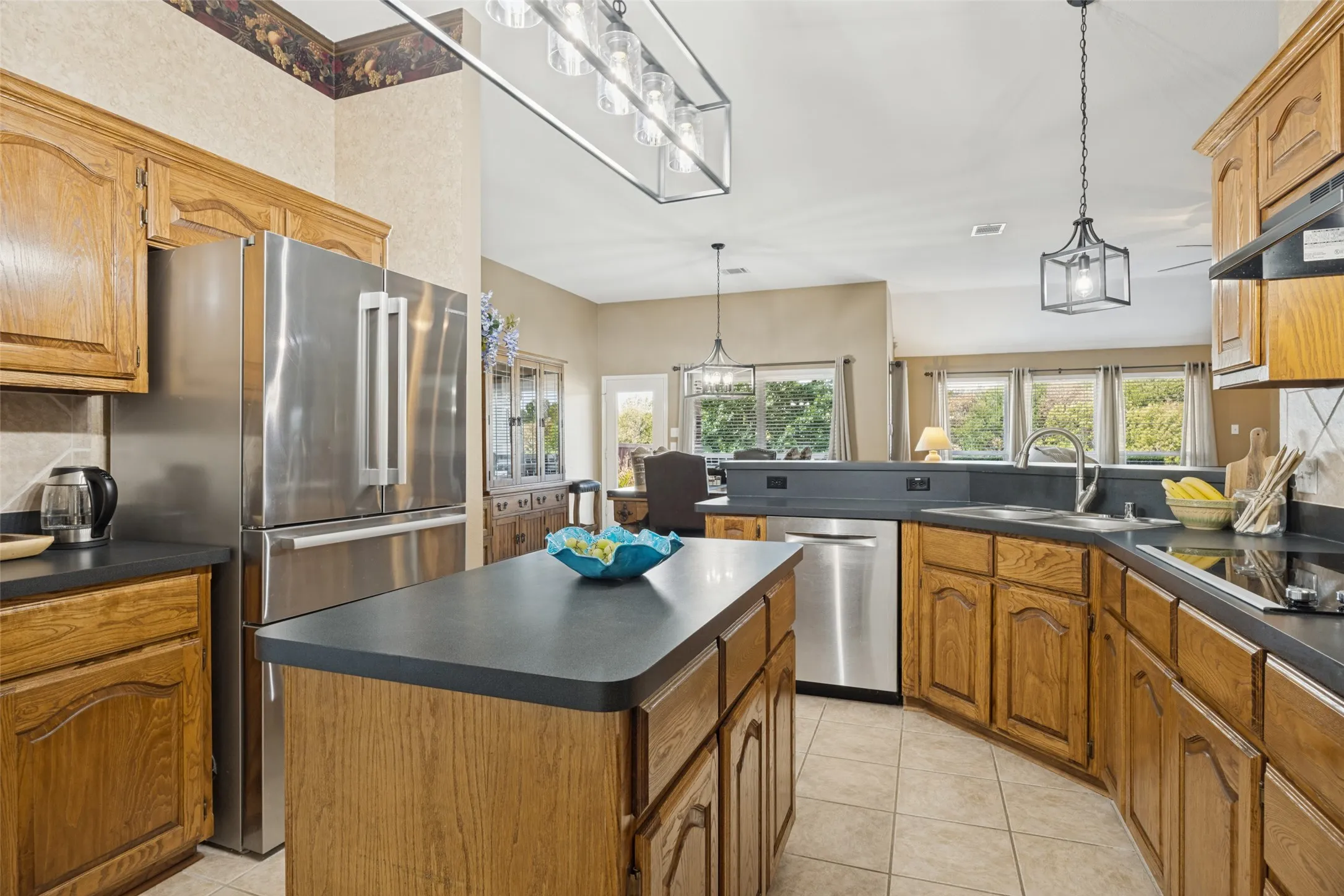 Single Family Residence For Sale in Collin County , 2007 Stonecrest Trail, Wylie, Texas 75098, 4 Bedroom, 3 Bathroom, 3 Garage spaces, 2,972 Sqft, built in 2003, mls#21387717, Real Estate Agent in Wylie, Homes For Sale in Collin county, Homes For Sale in Wylie, Realtor in Wylie Texas, Real Estate Brokerage Independent Realty Texas, Luminita Cordes Realtor
