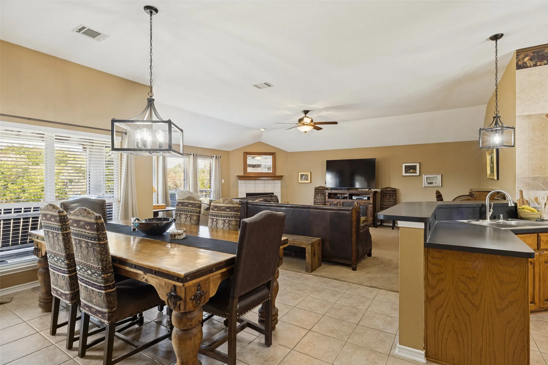 Single Family Residence For Sale in Collin County , 2007 Stonecrest Trail, Wylie, Texas 75098, 4 Bedroom, 3 Bathroom, 3 Garage spaces, 2,972 Sqft, built in 2003, mls#21387717, Real Estate Agent in Wylie, Homes For Sale in Collin county, Homes For Sale in Wylie, Realtor in Wylie Texas, Real Estate Brokerage Independent Realty Texas, Luminita Cordes Realtor