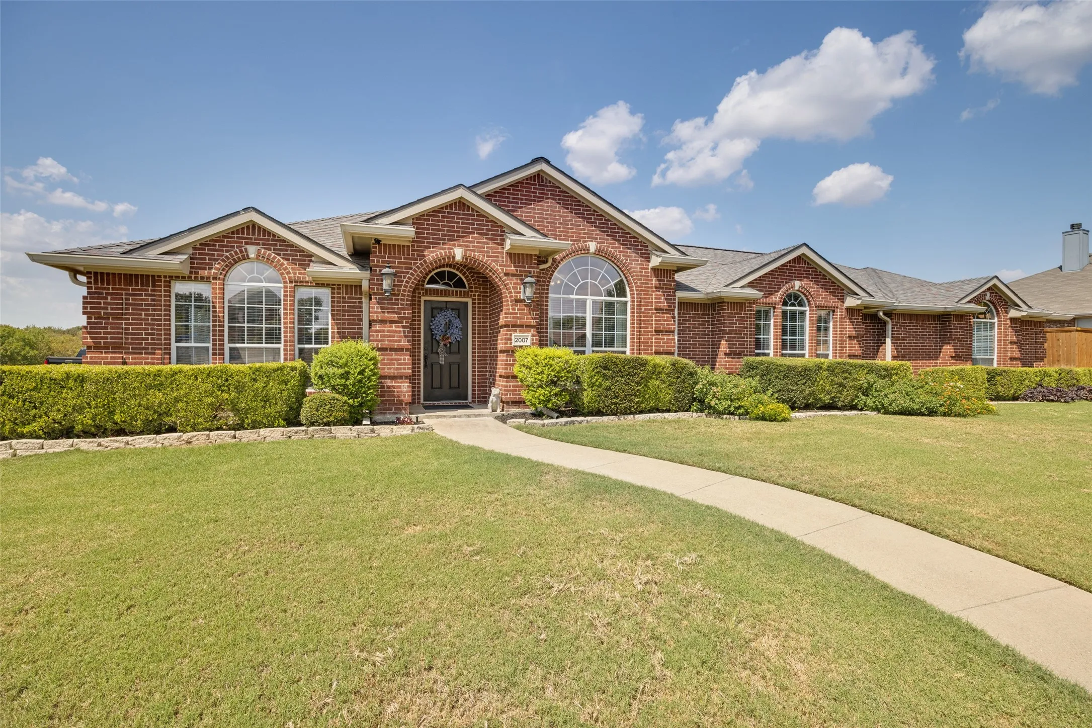 Single Family Residence For Sale in Collin County , 2007 Stonecrest Trail, Wylie, Texas 75098, 4 Bedroom, 3 Bathroom, 3 Garage spaces, 2,972 Sqft, built in 2003, mls#21387717, Real Estate Agent in Wylie, Homes For Sale in Collin county, Homes For Sale in Wylie, Realtor in Wylie Texas, Real Estate Brokerage Independent Realty Texas, Luminita Cordes Realtor