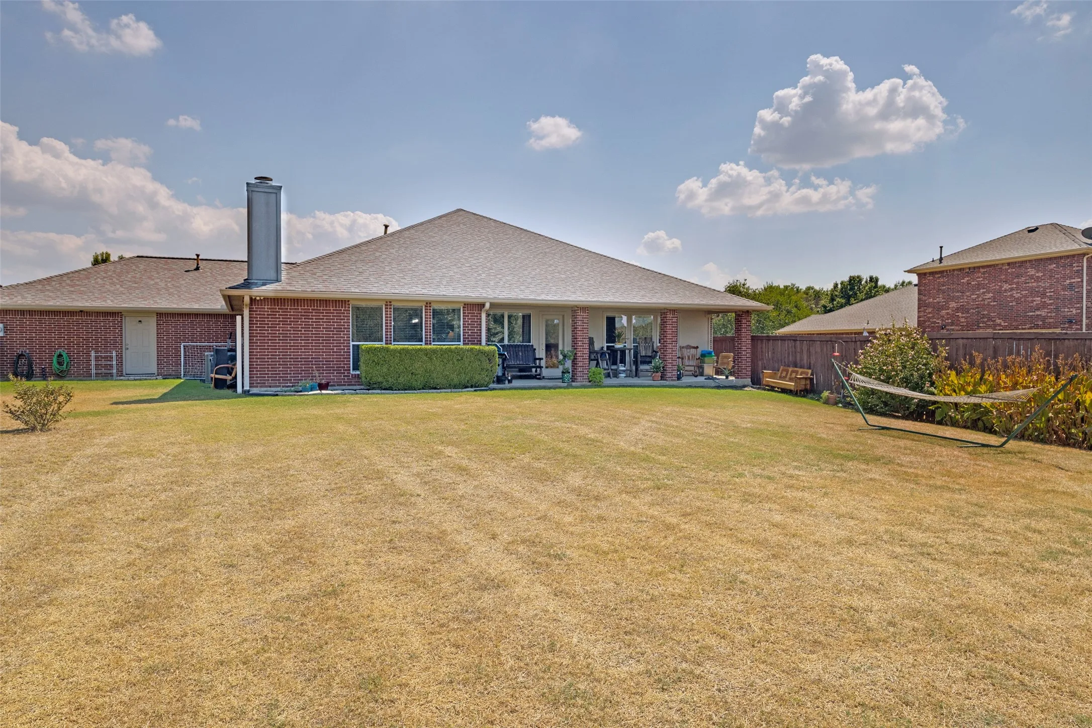 Single Family Residence For Sale in Collin County , 2007 Stonecrest Trail, Wylie, Texas 75098, 4 Bedroom, 3 Bathroom, 3 Garage spaces, 2,972 Sqft, built in 2003, mls#21387717, Real Estate Agent in Wylie, Homes For Sale in Collin county, Homes For Sale in Wylie, Realtor in Wylie Texas, Real Estate Brokerage Independent Realty Texas, Luminita Cordes Realtor