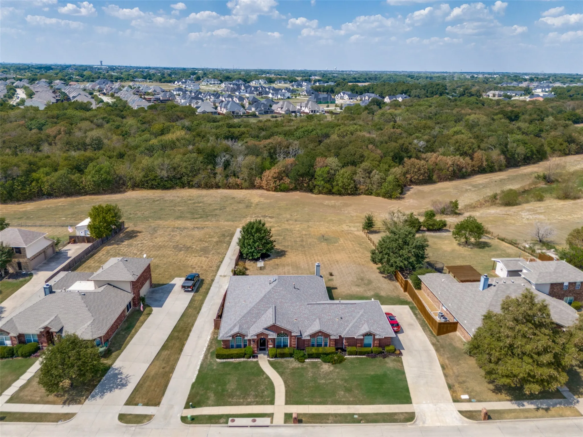 Single Family Residence For Sale in Collin County , 2007 Stonecrest Trail, Wylie, Texas 75098, 4 Bedroom, 3 Bathroom, 3 Garage spaces, 2,972 Sqft, built in 2003, mls#21387717, Real Estate Agent in Wylie, Homes For Sale in Collin county, Homes For Sale in Wylie, Realtor in Wylie Texas, Real Estate Brokerage Independent Realty Texas, Luminita Cordes Realtor