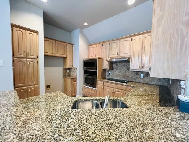 Single Family Residence For Rent in Dallas County , 8648 Mill Creek Road, Irving, Texas 75063, 3 Bedroom, 2 Bathroom, 2 Garage spaces, 1,491 Sqft, built in 1993, mls#21386484, Real Estate Agent in Irving, Homes For Rent in Dallas county, Homes For Rent in Irving, Realtor in Irving Texas, Real Estate Brokerage Independent Realty Texas, Luminita Cordes Realtor