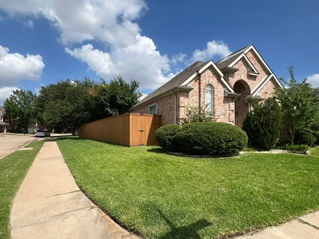 Single Family Residence For Rent in Dallas County , 8648 Mill Creek Road, Irving, Texas 75063, 3 Bedroom, 2 Bathroom, 2 Garage spaces, 1,491 Sqft, built in 1993, mls#21386484, Real Estate Agent in Irving, Homes For Rent in Dallas county, Homes For Rent in Irving, Realtor in Irving Texas, Real Estate Brokerage Independent Realty Texas, Luminita Cordes Realtor