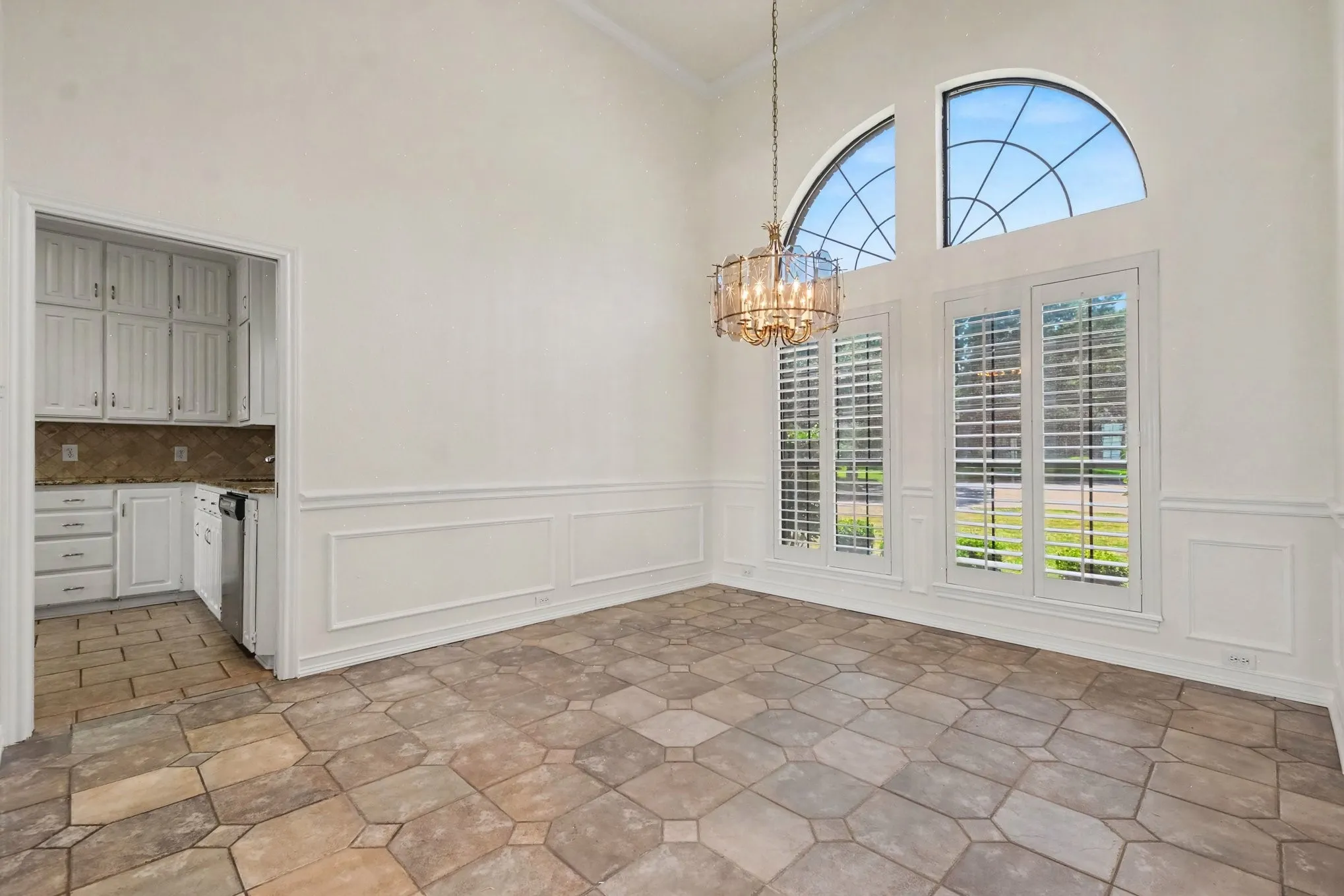 Single Family Residence For Sale in Tarrant County , 3503 Pembrooke Parkway S, Colleyville, Texas 76034, 4 Bedroom, 5 Bathroom, 2 Garage spaces, 4,147 Sqft, built in 1986, mls#21369683, Real Estate Agent in Colleyville, Homes For Sale in Tarrant county, Homes For Sale in Colleyville, Realtor in Colleyville Texas, Real Estate Brokerage Independent Realty Texas, Luminita Cordes Realtor