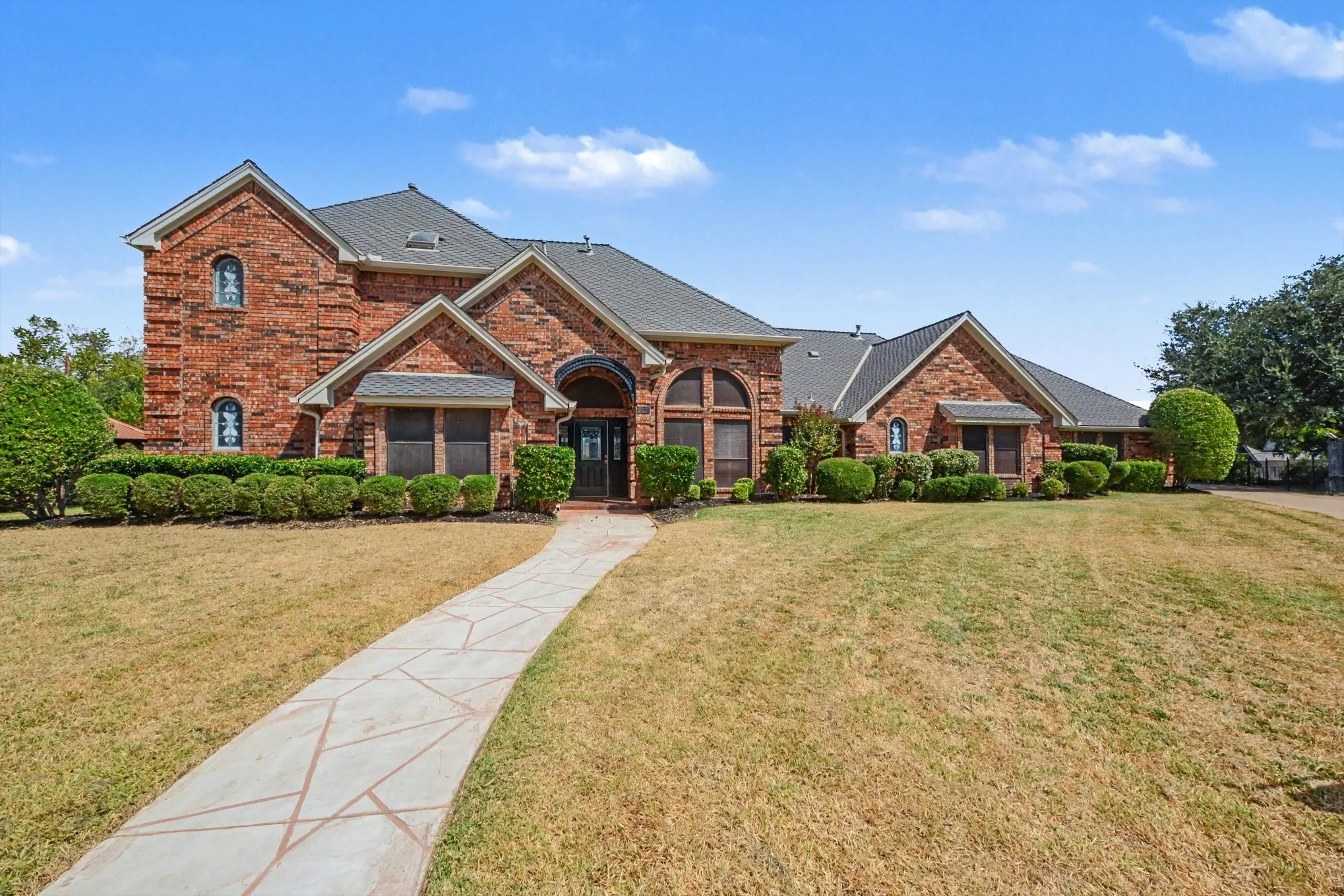 Single Family Residence For Sale in Tarrant County , 3503 Pembrooke Parkway S, Colleyville, Texas 76034, 4 Bedroom, 5 Bathroom, 2 Garage spaces, 4,147 Sqft, built in 1986, mls#21369683, Real Estate Agent in Colleyville, Homes For Sale in Tarrant county, Homes For Sale in Colleyville, Realtor in Colleyville Texas, Real Estate Brokerage Independent Realty Texas, Luminita Cordes Realtor