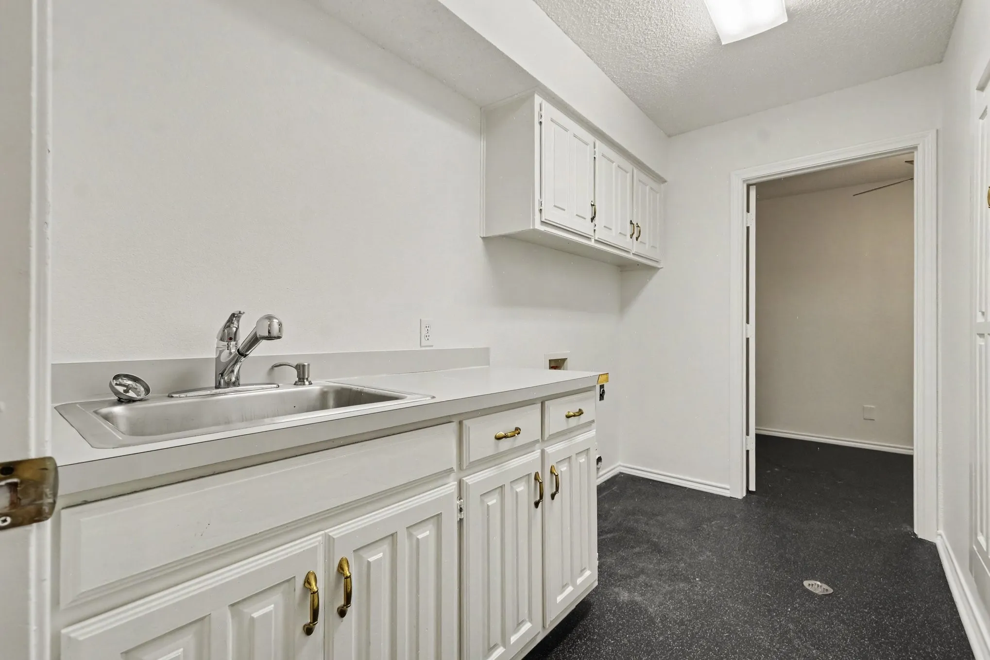 Single Family Residence For Sale in Tarrant County , 3503 Pembrooke Parkway S, Colleyville, Texas 76034, 4 Bedroom, 5 Bathroom, 2 Garage spaces, 4,147 Sqft, built in 1986, mls#21369683, Real Estate Agent in Colleyville, Homes For Sale in Tarrant county, Homes For Sale in Colleyville, Realtor in Colleyville Texas, Real Estate Brokerage Independent Realty Texas, Luminita Cordes Realtor