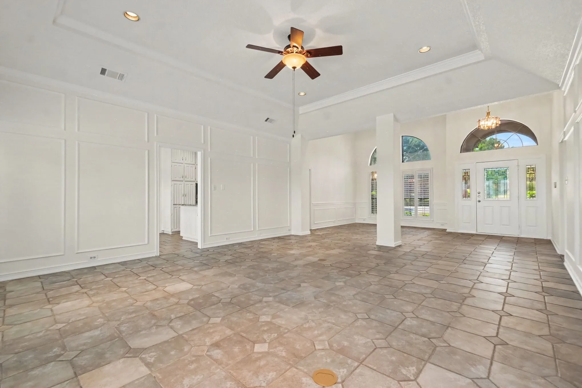 Single Family Residence For Sale in Tarrant County , 3503 Pembrooke Parkway S, Colleyville, Texas 76034, 4 Bedroom, 5 Bathroom, 2 Garage spaces, 4,147 Sqft, built in 1986, mls#21369683, Real Estate Agent in Colleyville, Homes For Sale in Tarrant county, Homes For Sale in Colleyville, Realtor in Colleyville Texas, Real Estate Brokerage Independent Realty Texas, Luminita Cordes Realtor