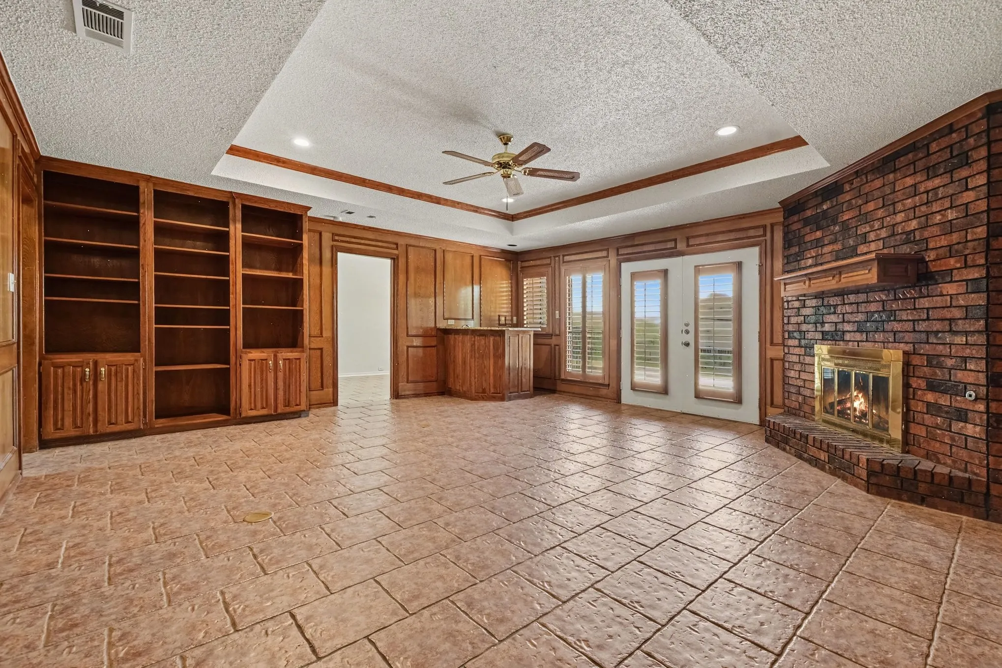 Single Family Residence For Sale in Tarrant County , 3503 Pembrooke Parkway S, Colleyville, Texas 76034, 4 Bedroom, 5 Bathroom, 2 Garage spaces, 4,147 Sqft, built in 1986, mls#21369683, Real Estate Agent in Colleyville, Homes For Sale in Tarrant county, Homes For Sale in Colleyville, Realtor in Colleyville Texas, Real Estate Brokerage Independent Realty Texas, Luminita Cordes Realtor