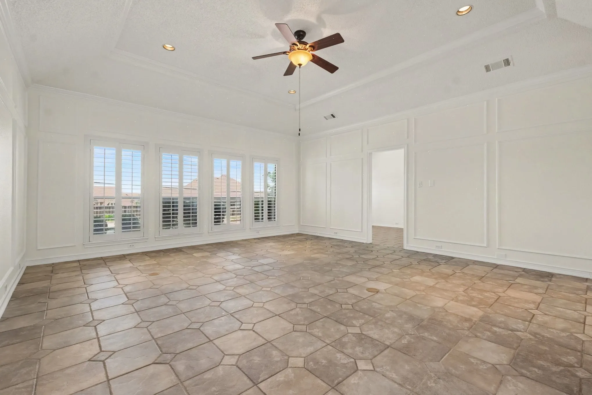 Single Family Residence For Sale in Tarrant County , 3503 Pembrooke Parkway S, Colleyville, Texas 76034, 4 Bedroom, 5 Bathroom, 2 Garage spaces, 4,147 Sqft, built in 1986, mls#21369683, Real Estate Agent in Colleyville, Homes For Sale in Tarrant county, Homes For Sale in Colleyville, Realtor in Colleyville Texas, Real Estate Brokerage Independent Realty Texas, Luminita Cordes Realtor