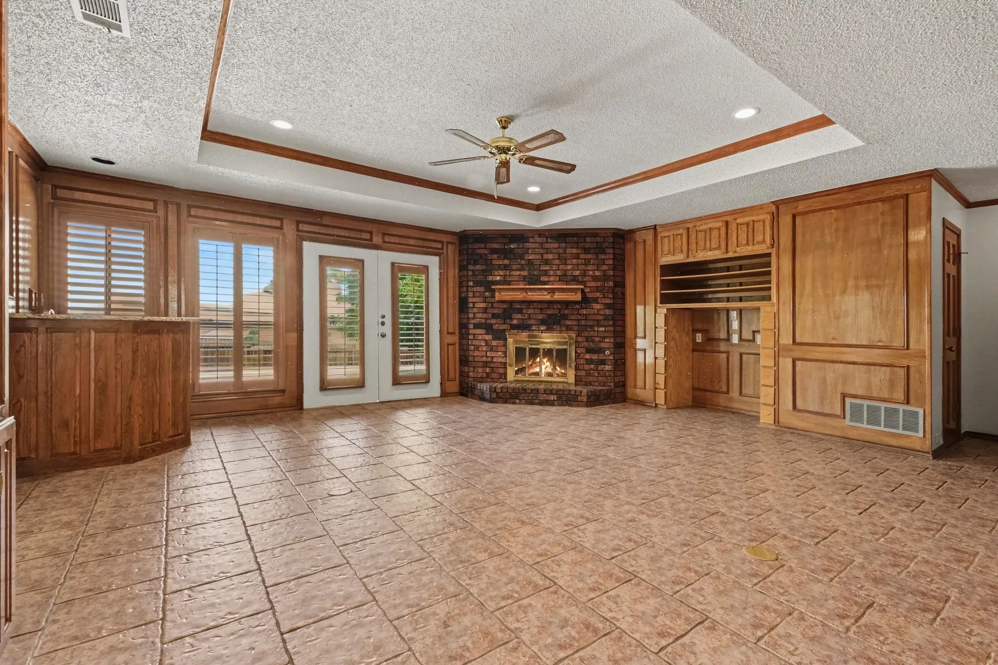 Single Family Residence For Sale in Tarrant County , 3503 Pembrooke Parkway S, Colleyville, Texas 76034, 4 Bedroom, 5 Bathroom, 2 Garage spaces, 4,147 Sqft, built in 1986, mls#21369683, Real Estate Agent in Colleyville, Homes For Sale in Tarrant county, Homes For Sale in Colleyville, Realtor in Colleyville Texas, Real Estate Brokerage Independent Realty Texas, Luminita Cordes Realtor