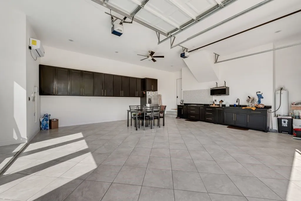 Finished with tile and air-conditioning
