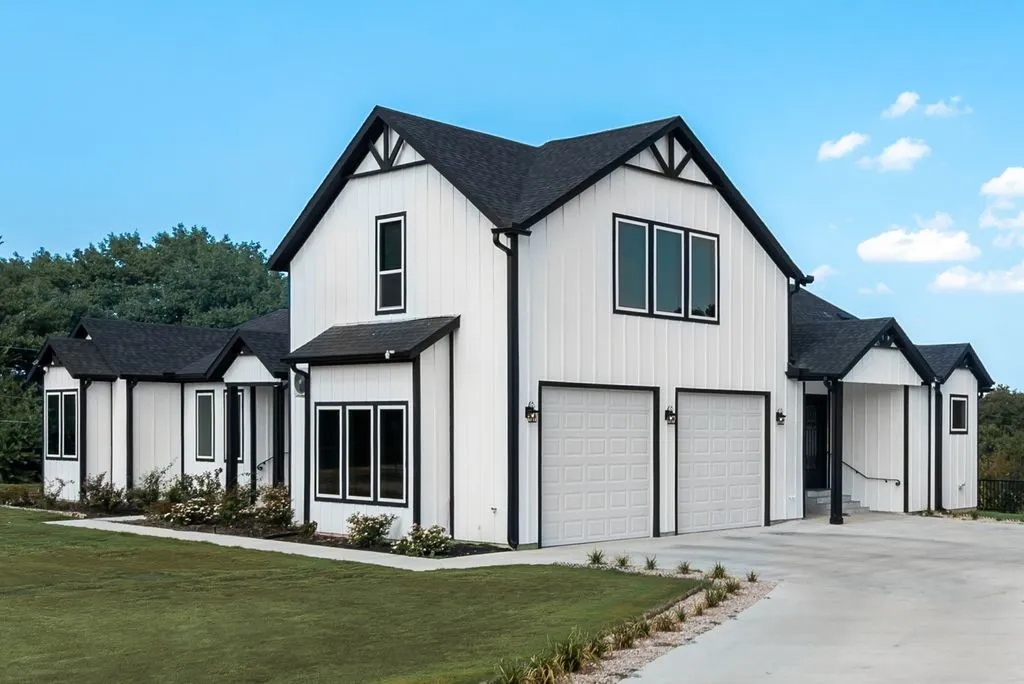 Single Family Residence For Sale in Tarrant County , 911 Oldgate Road, Lakeside, Texas 76108, 5 Bedroom, 7 Bathroom, 2 Garage spaces, 6,271 Sqft, built in 2026, mls#21387738, Real Estate Agent in Lakeside, Homes For Sale in Tarrant county, Homes For Sale in Lakeside, Realtor in Lakeside Texas, Real Estate Brokerage Independent Realty Texas, Luminita Cordes Realtor