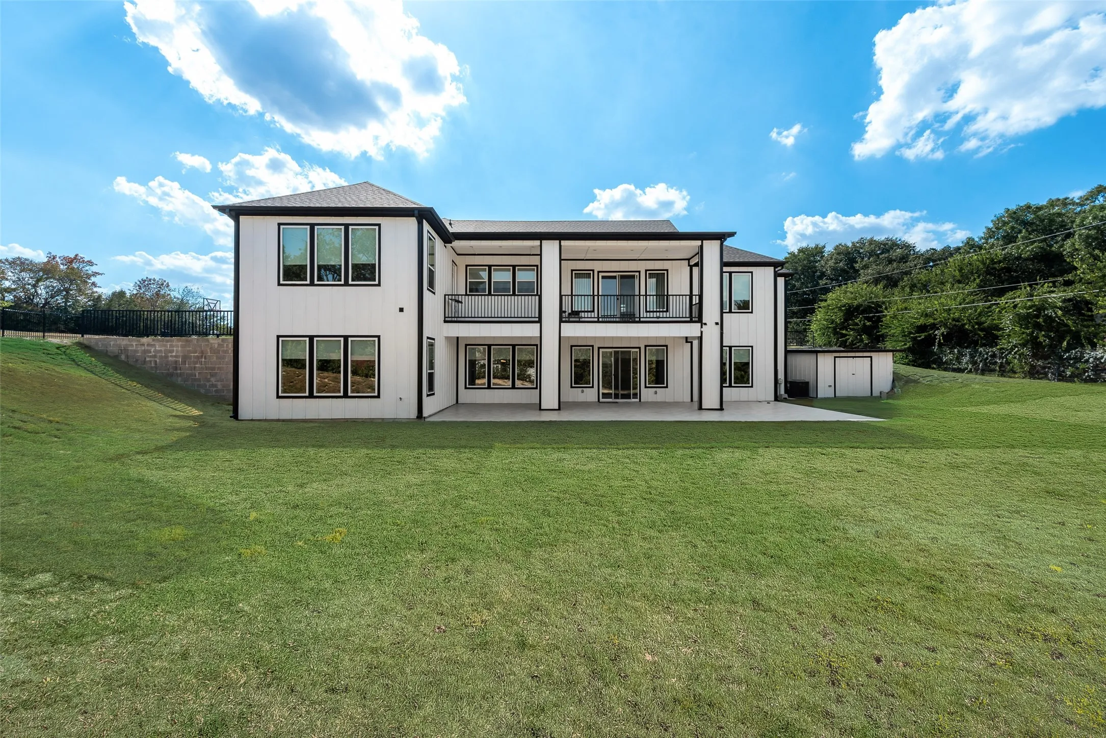 Single Family Residence For Sale in Tarrant County , 911 Oldgate Road, Lakeside, Texas 76108, 5 Bedroom, 7 Bathroom, 2 Garage spaces, 6,271 Sqft, built in 2026, mls#21387738, Real Estate Agent in Lakeside, Homes For Sale in Tarrant county, Homes For Sale in Lakeside, Realtor in Lakeside Texas, Real Estate Brokerage Independent Realty Texas, Luminita Cordes Realtor