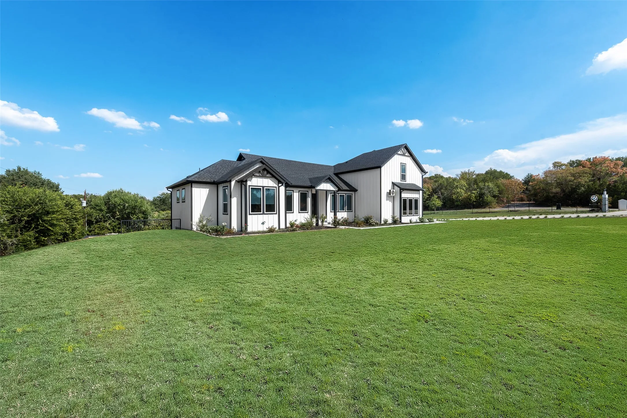 Huge lot to accommodate big pool , basketball court additional small guest house too.