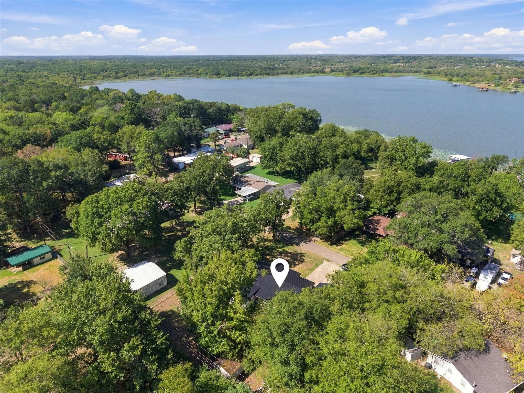 Single Family Residence For Sale in Hunt County , 10455 Comanche, Wills Point, Texas 75169, 3 Bedroom, 2 Bathroom, 1 Garage spaces, 1,458 Sqft, built in 1986, mls#21387582, Real Estate Agent in Wills Point, Homes For Sale in Hunt county, Homes For Sale in Wills Point, Realtor in Wills Point Texas, Real Estate Brokerage Independent Realty Texas, Luminita Cordes Realtor