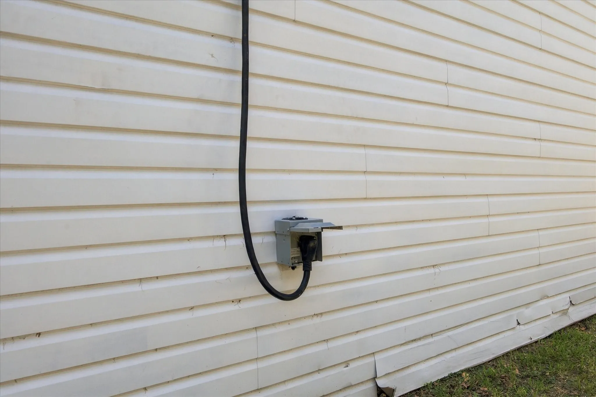 RV electrical hookup