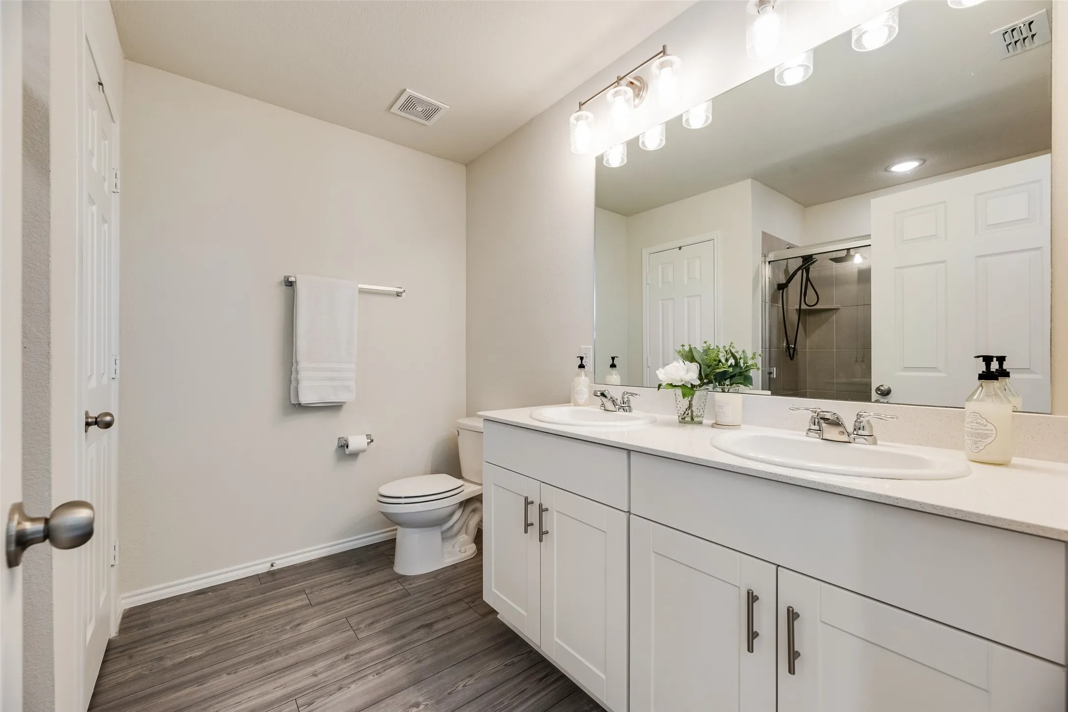 Single Family Residence For Sale in Denton County , 7005 Adderly Road, Pilot Point, Texas 76258, 4 Bedroom, 3 Bathroom, 2 Garage spaces, 2,323 Sqft, built in 2022, mls#21387666, Real Estate Agent in Pilot Point, Homes For Sale in Denton county, Homes For Sale in Pilot Point, Realtor in Pilot Point Texas, Real Estate Brokerage Independent Realty Texas, Luminita Cordes Realtor