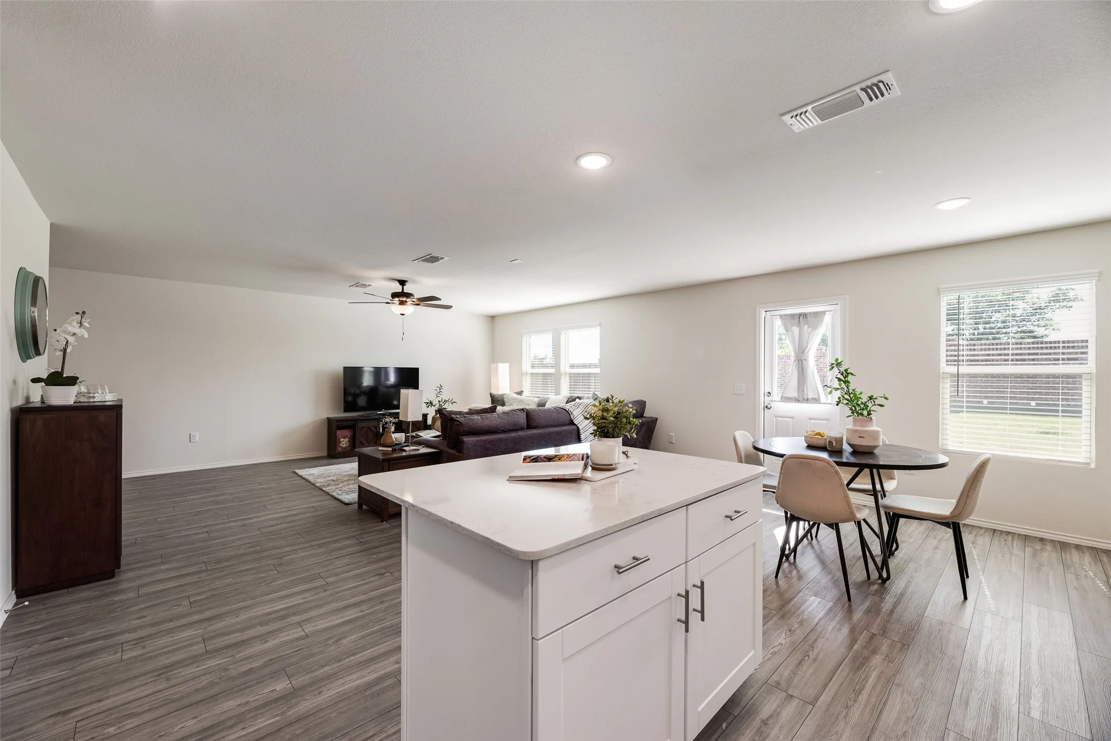 Single Family Residence For Sale in Denton County , 7005 Adderly Road, Pilot Point, Texas 76258, 4 Bedroom, 3 Bathroom, 2 Garage spaces, 2,323 Sqft, built in 2022, mls#21387666, Real Estate Agent in Pilot Point, Homes For Sale in Denton county, Homes For Sale in Pilot Point, Realtor in Pilot Point Texas, Real Estate Brokerage Independent Realty Texas, Luminita Cordes Realtor