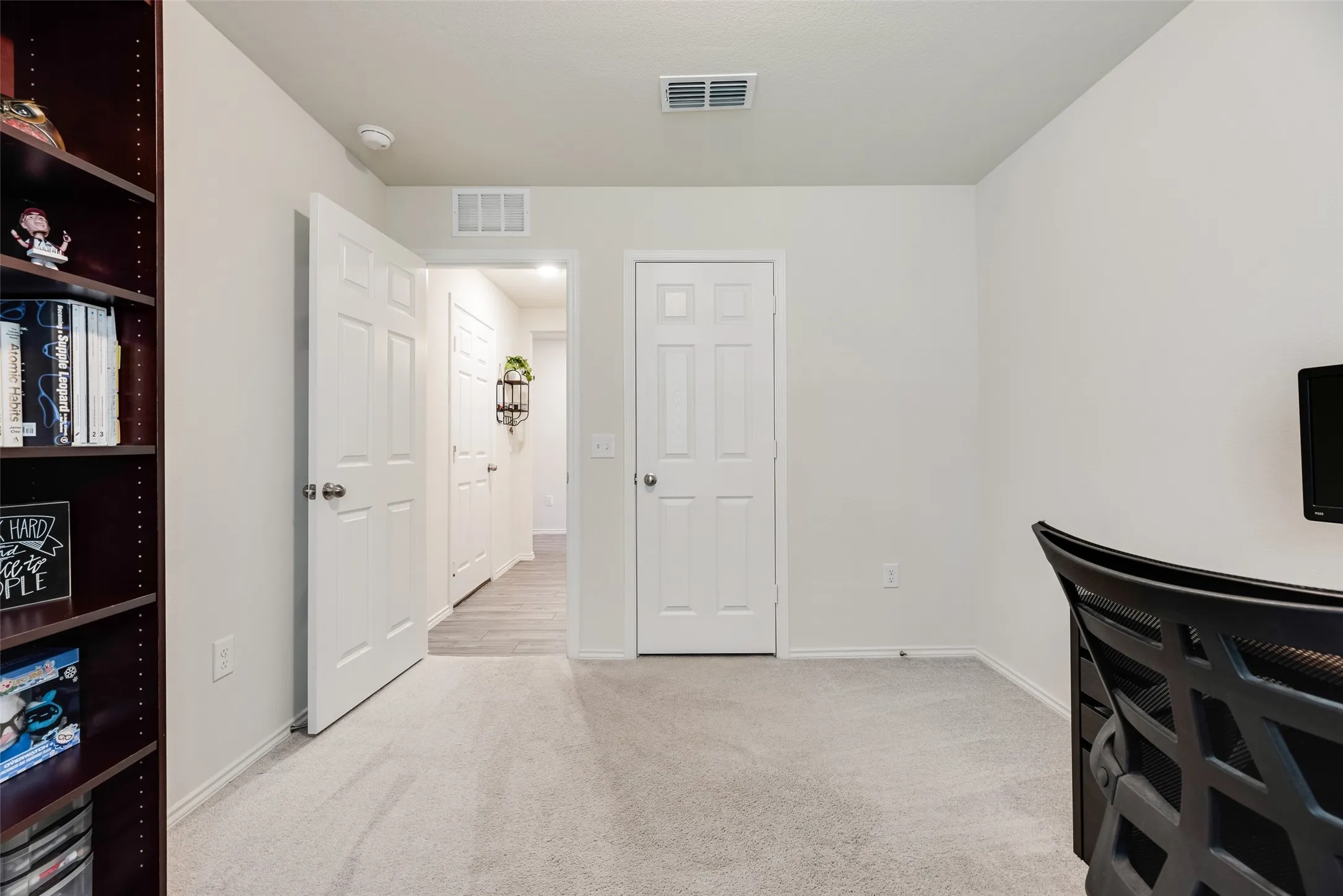 Single Family Residence For Sale in Denton County , 7005 Adderly Road, Pilot Point, Texas 76258, 4 Bedroom, 3 Bathroom, 2 Garage spaces, 2,323 Sqft, built in 2022, mls#21387666, Real Estate Agent in Pilot Point, Homes For Sale in Denton county, Homes For Sale in Pilot Point, Realtor in Pilot Point Texas, Real Estate Brokerage Independent Realty Texas, Luminita Cordes Realtor