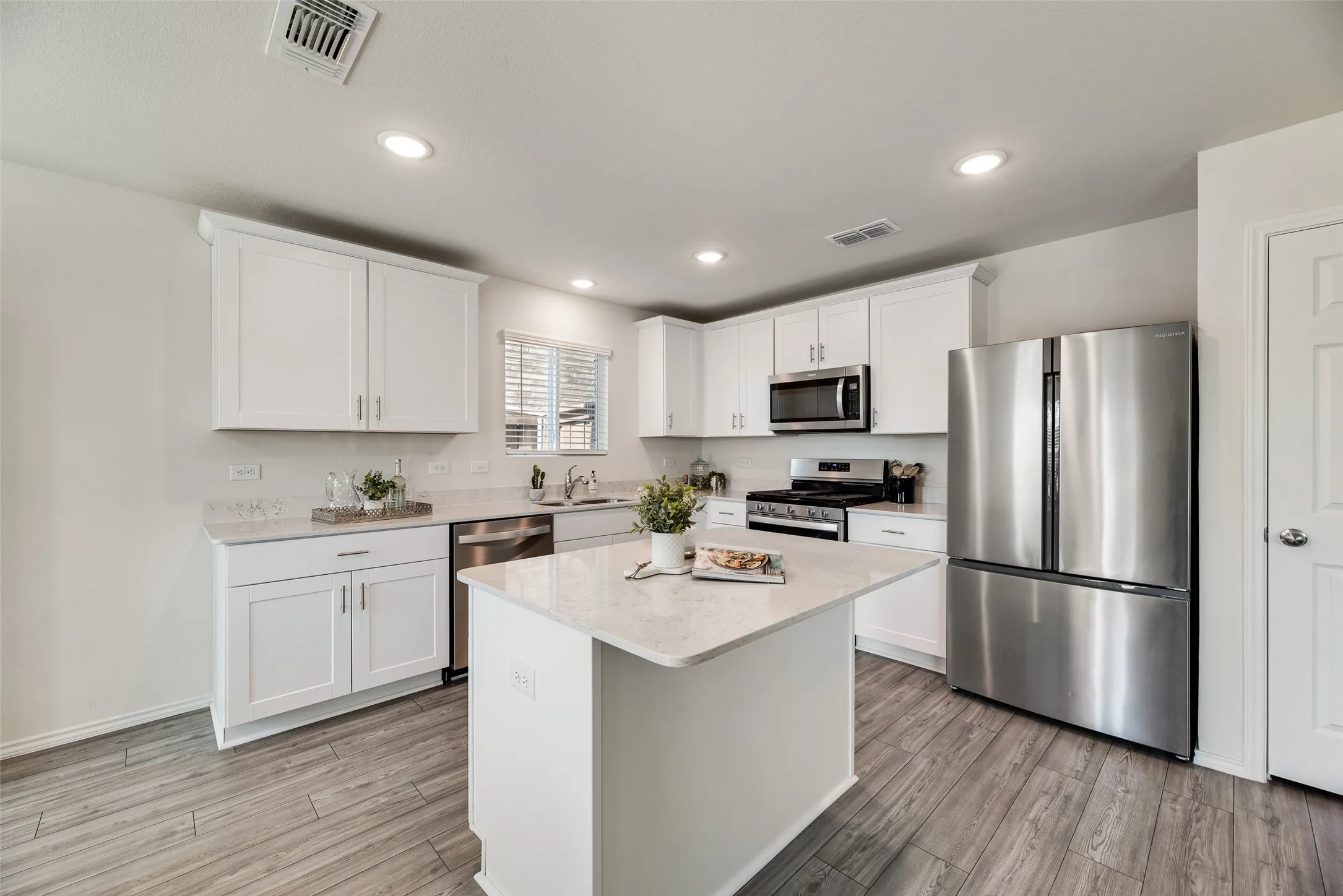 Single Family Residence For Sale in Denton County , 7005 Adderly Road, Pilot Point, Texas 76258, 4 Bedroom, 3 Bathroom, 2 Garage spaces, 2,323 Sqft, built in 2022, mls#21387666, Real Estate Agent in Pilot Point, Homes For Sale in Denton county, Homes For Sale in Pilot Point, Realtor in Pilot Point Texas, Real Estate Brokerage Independent Realty Texas, Luminita Cordes Realtor