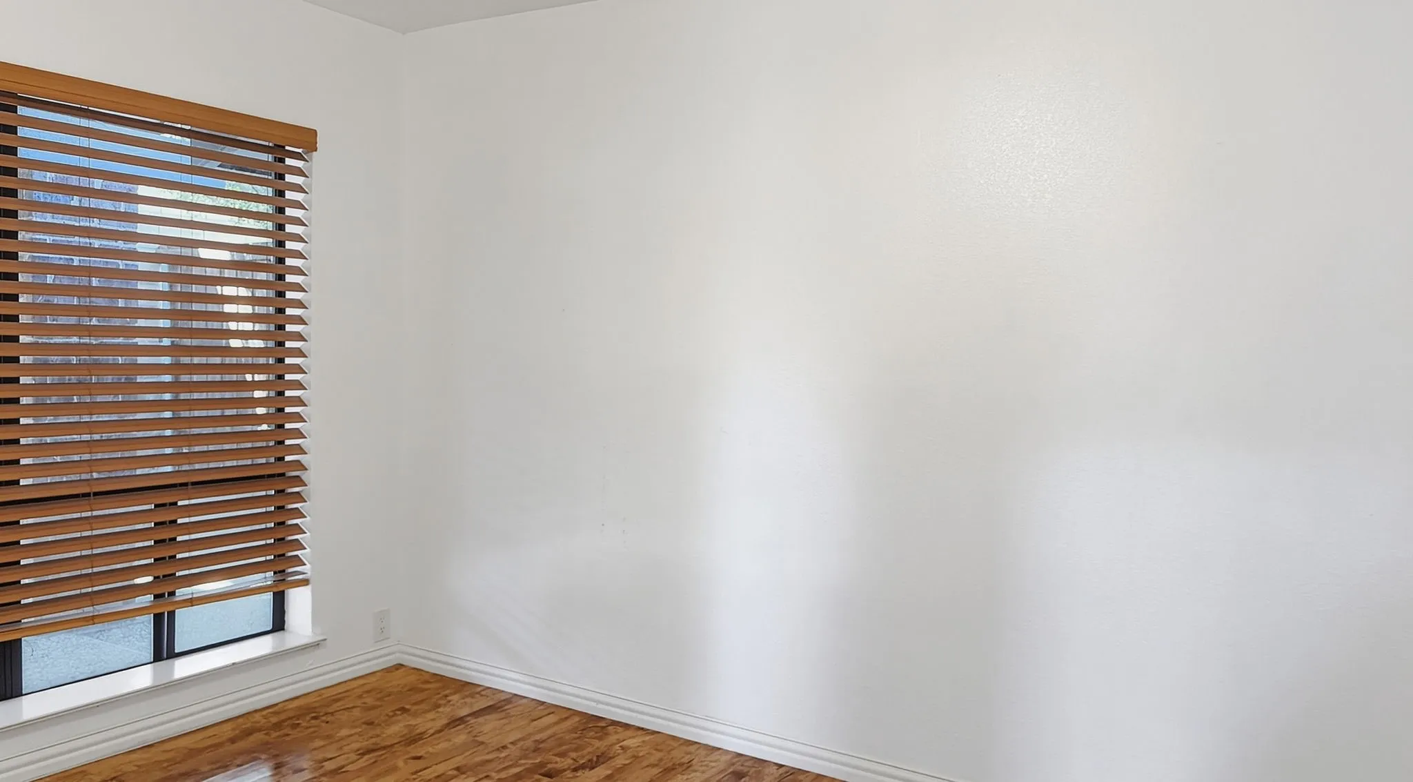 Single Family Residence For Sale in Dallas County , 3732 Millswood Drive, Irving, Texas 75062, 3 Bedroom, 3 Bathroom, 2 Garage spaces, 2,045 Sqft, built in 1978, mls#21387645, Real Estate Agent in Irving, Homes For Sale in Dallas county, Homes For Sale in Irving, Realtor in Irving Texas, Real Estate Brokerage Independent Realty Texas, Luminita Cordes Realtor