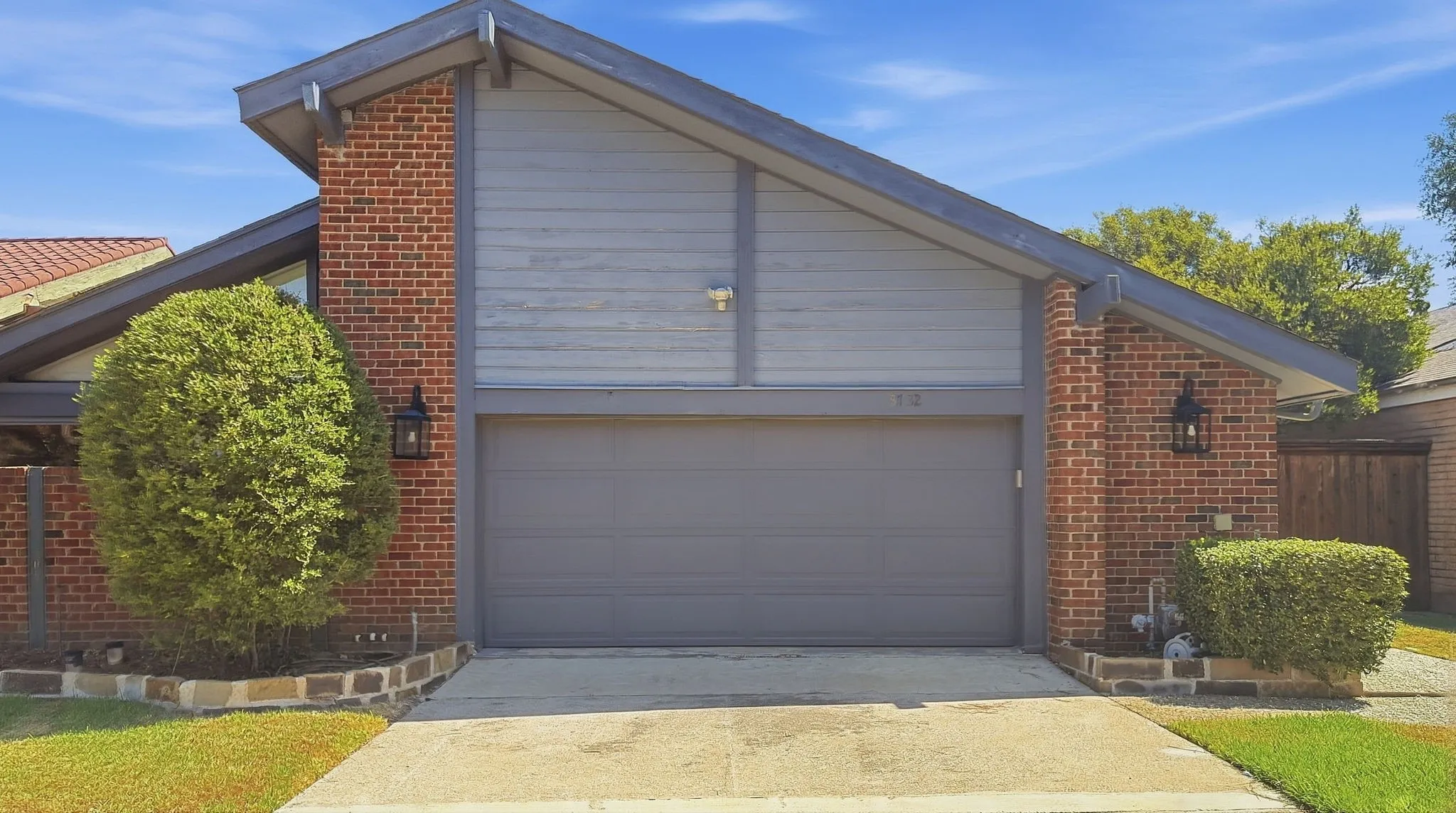 Single Family Residence For Sale in Dallas County , 3732 Millswood Drive, Irving, Texas 75062, 3 Bedroom, 3 Bathroom, 2 Garage spaces, 2,045 Sqft, built in 1978, mls#21387645, Real Estate Agent in Irving, Homes For Sale in Dallas county, Homes For Sale in Irving, Realtor in Irving Texas, Real Estate Brokerage Independent Realty Texas, Luminita Cordes Realtor
