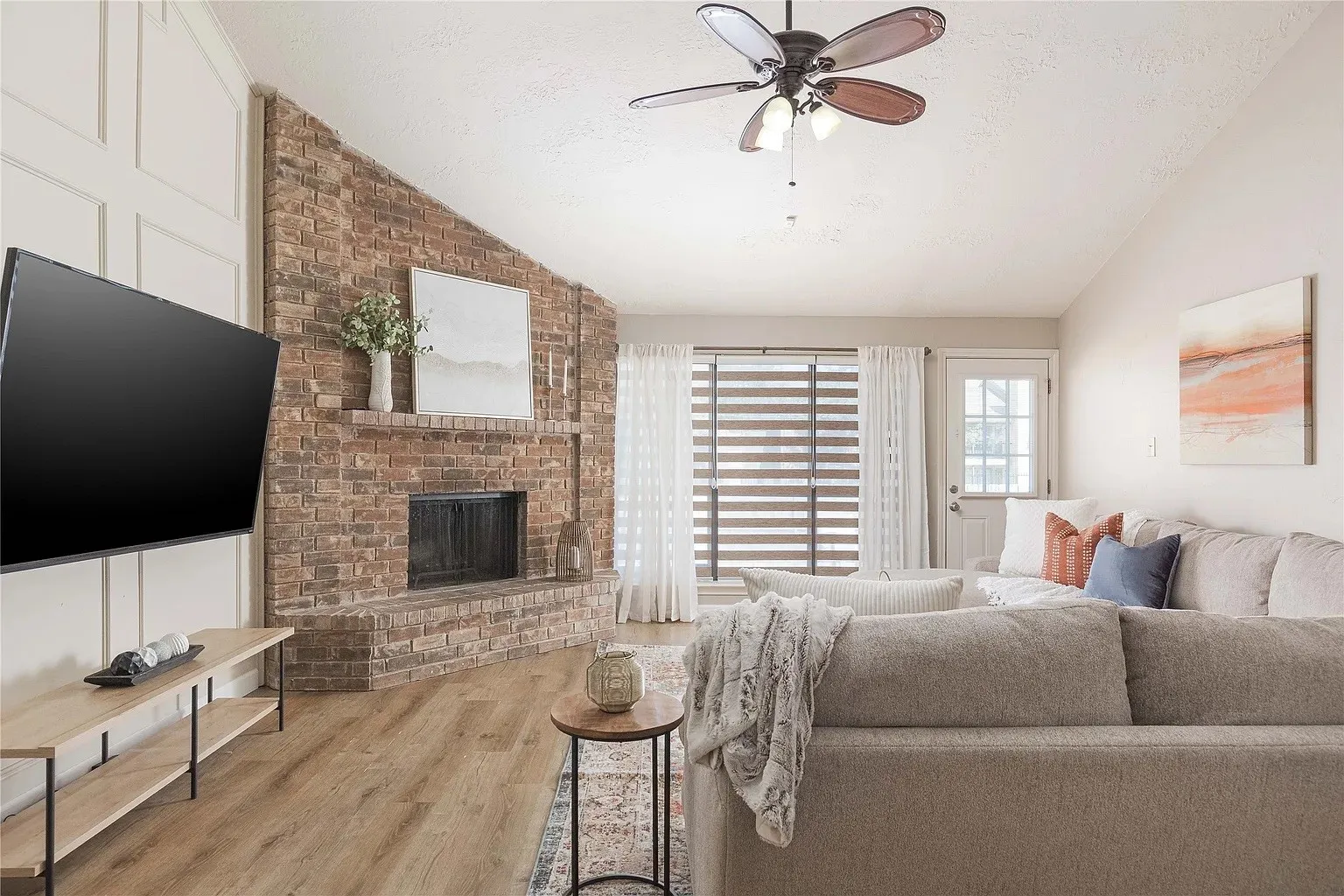 Single Family Residence For Rent in Dallas County , 1029 Field Trail Drive, Mesquite, Texas 75150, 3 Bedroom, 2 Bathroom, 1 Garage spaces, 1,519 Sqft, built in 1982, mls#21387744, Real Estate Agent in Mesquite, Homes For Rent in Dallas county, Homes For Rent in Mesquite, Realtor in Mesquite Texas, Real Estate Brokerage Independent Realty Texas, Luminita Cordes Realtor