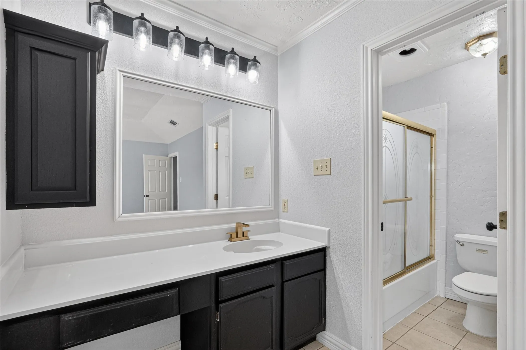 Single Family Residence For Rent in Dallas County , 1029 Field Trail Drive, Mesquite, Texas 75150, 3 Bedroom, 2 Bathroom, 1 Garage spaces, 1,519 Sqft, built in 1982, mls#21387744, Real Estate Agent in Mesquite, Homes For Rent in Dallas county, Homes For Rent in Mesquite, Realtor in Mesquite Texas, Real Estate Brokerage Independent Realty Texas, Luminita Cordes Realtor